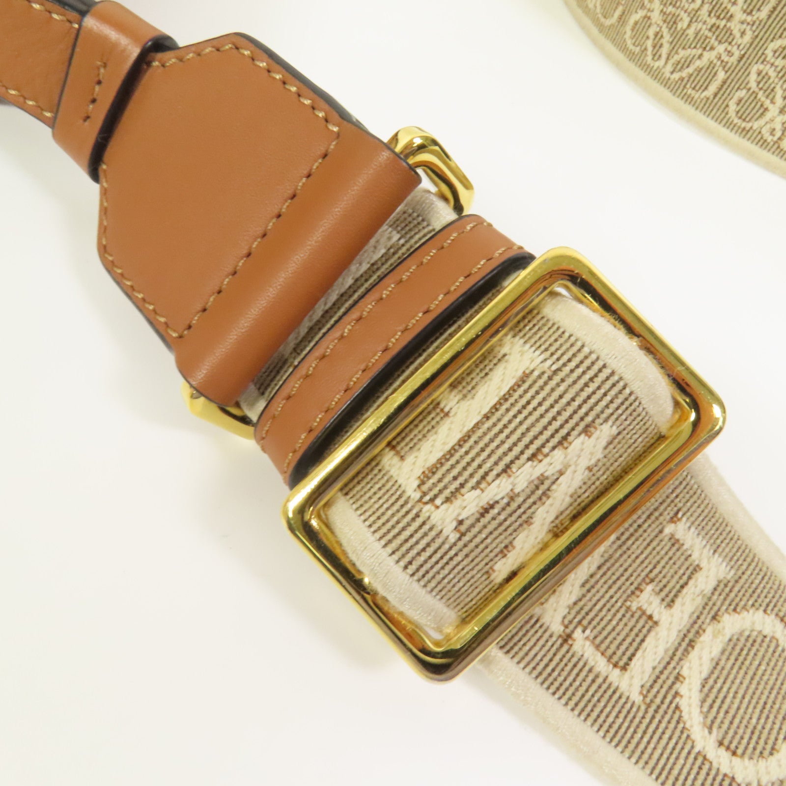 LOEWE 牛皮皮革Small Gate金扣肩背袋