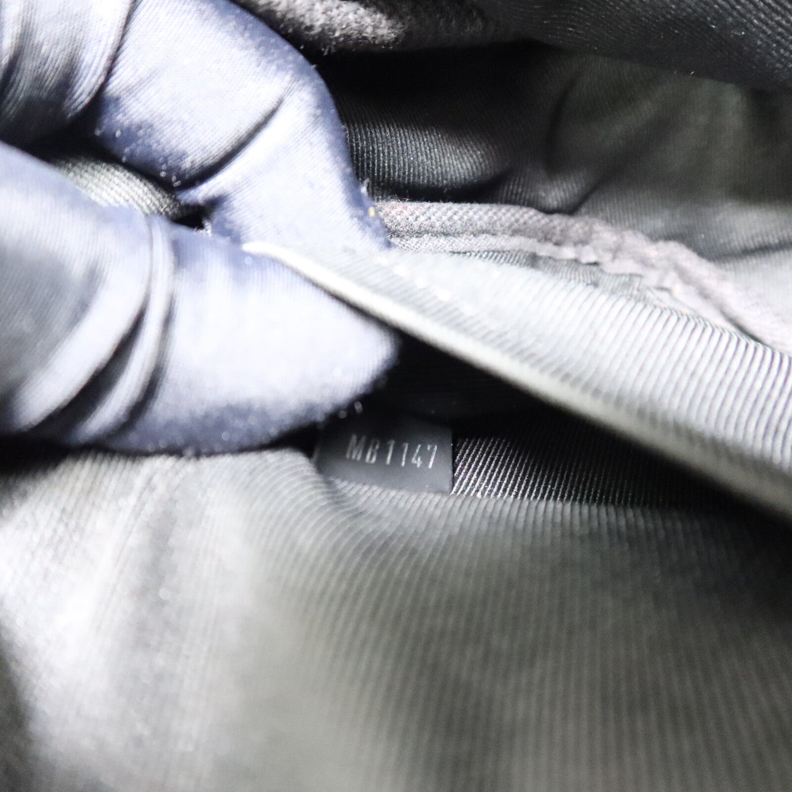 LOUIS VUITTON Monogram Eclipse Bum Bag手挽肩背兩用袋