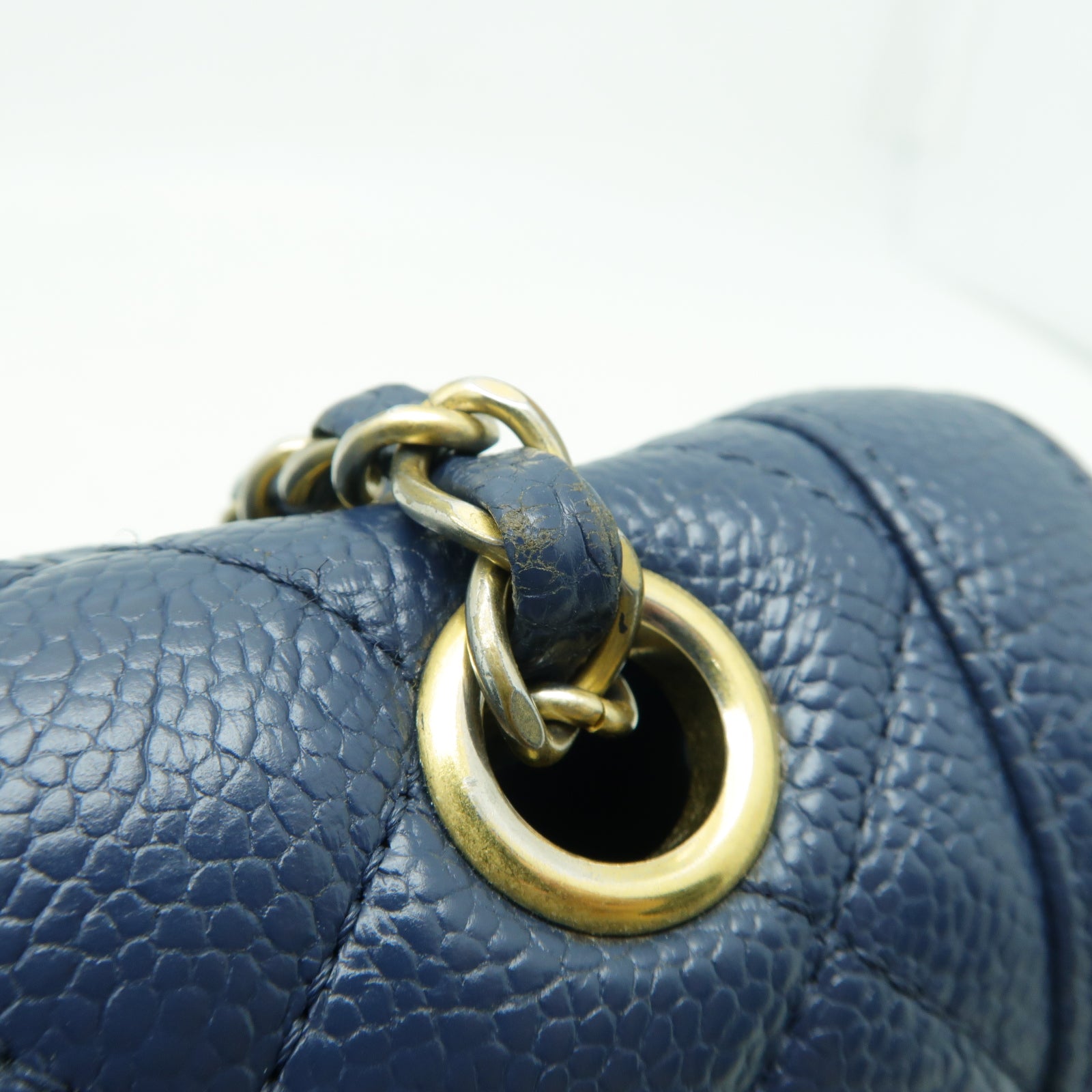 CHANEL 菱格Caviar皮革Chain Shoulder金扣鏈帶肩背袋深藍色