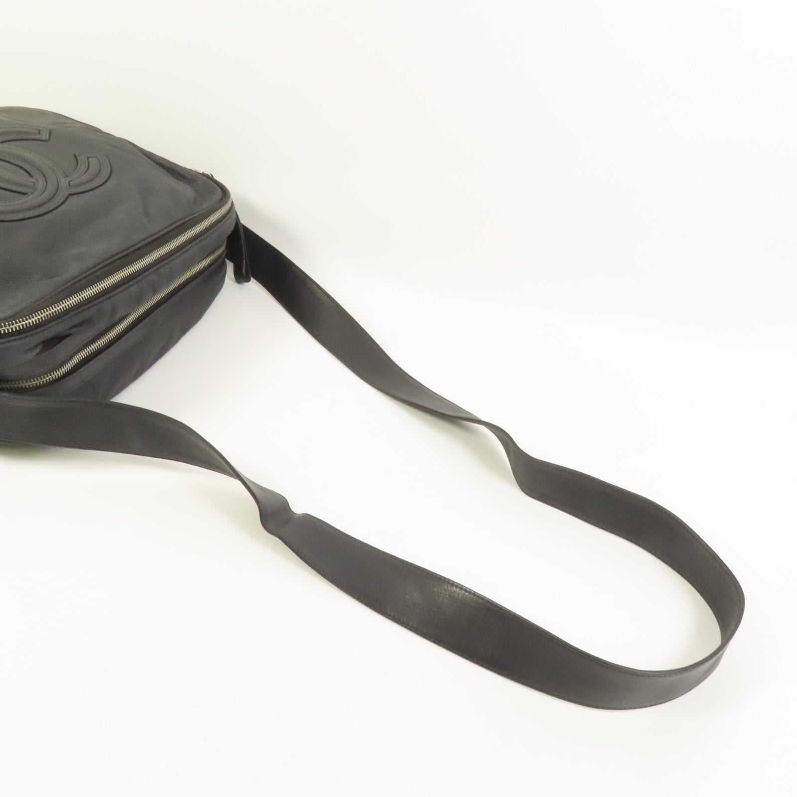 CHANEL 牛皮皮革Shoulder Bag銀扣肩背袋