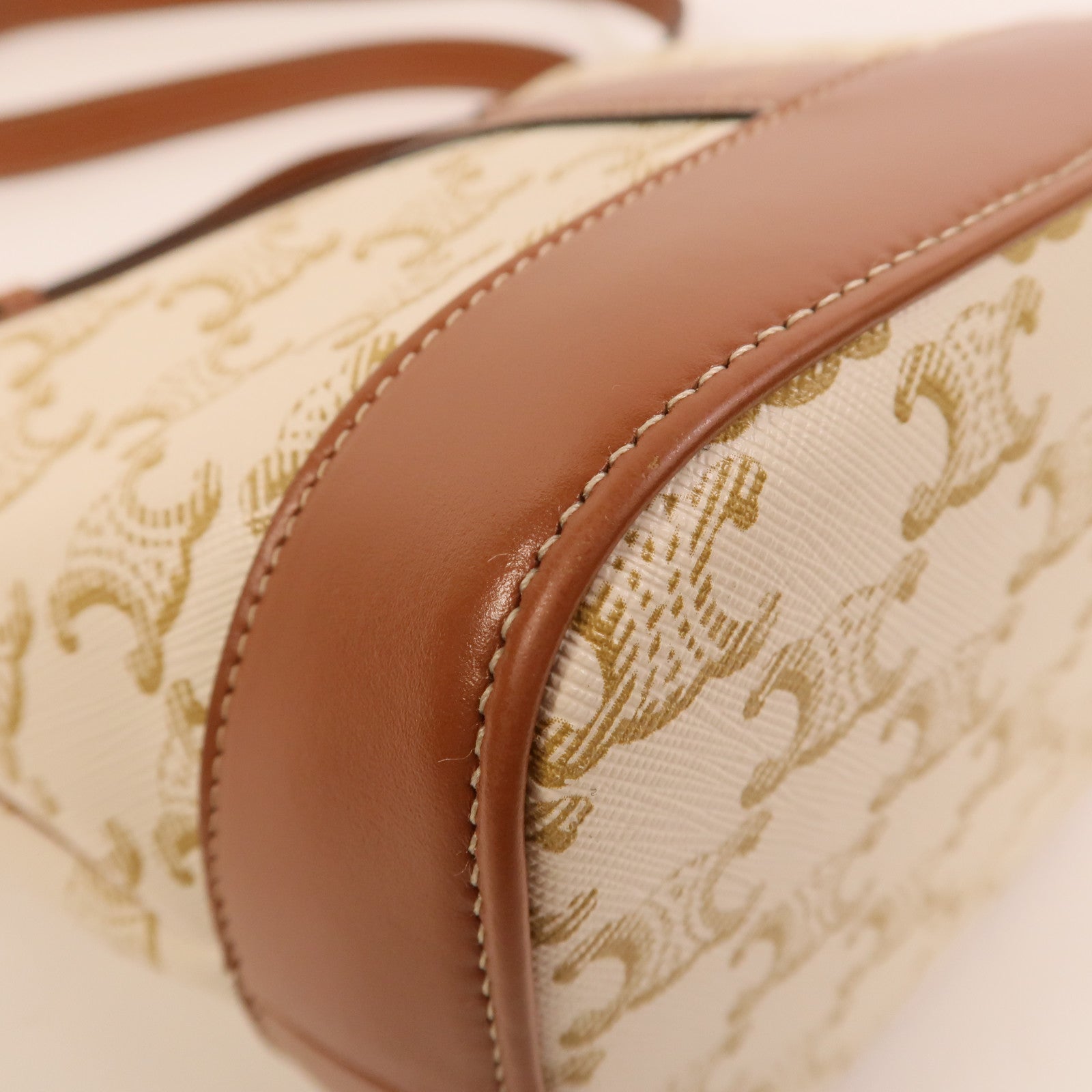 CELINE 塗層帆布Triomphe Bucket Bag Small肩背袋