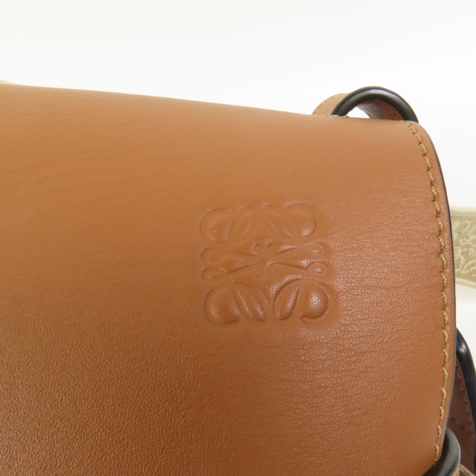 LOEWE 牛皮皮革Small Gate金扣肩背袋