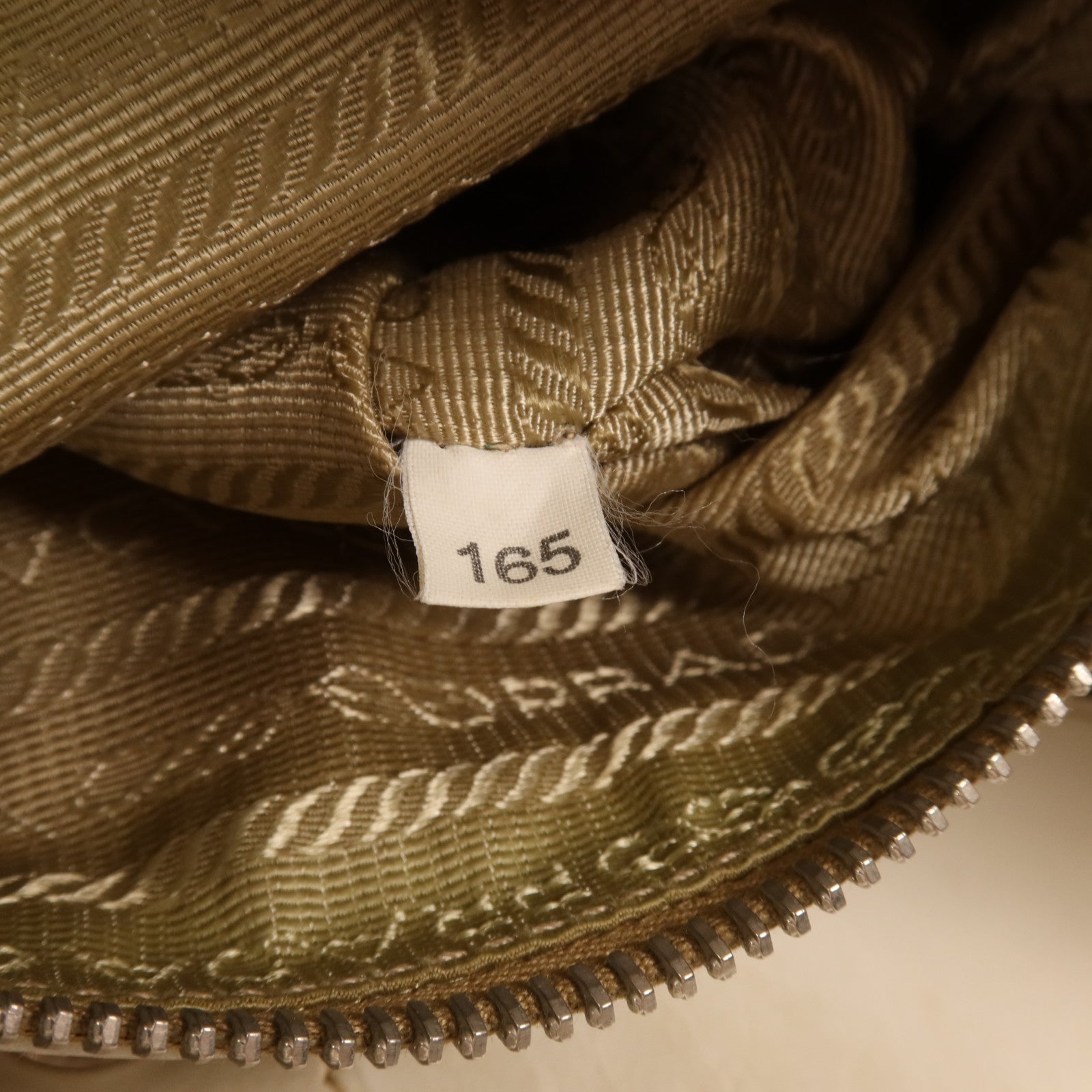 PRADA 帆布Shoulder Bag銀扣肩背袋