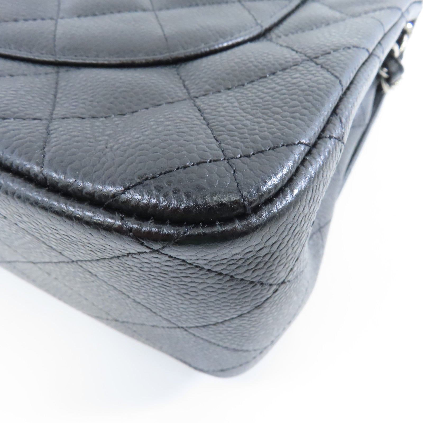 CHANEL 菱格Caviar皮革Classic Flap Jumbo銀扣鏈帶肩背袋黑色