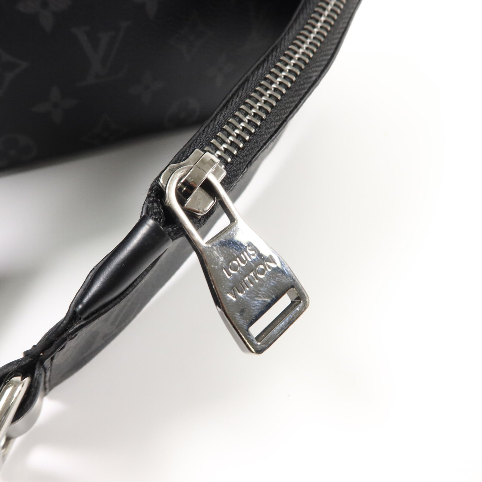 LOUIS VUITTON Monogram Eclipse Bum Bag手挽肩背兩用袋