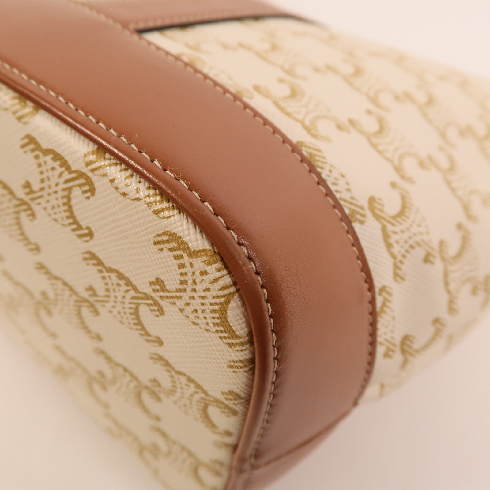 CELINE 塗層帆布Triomphe Bucket Bag Small肩背袋