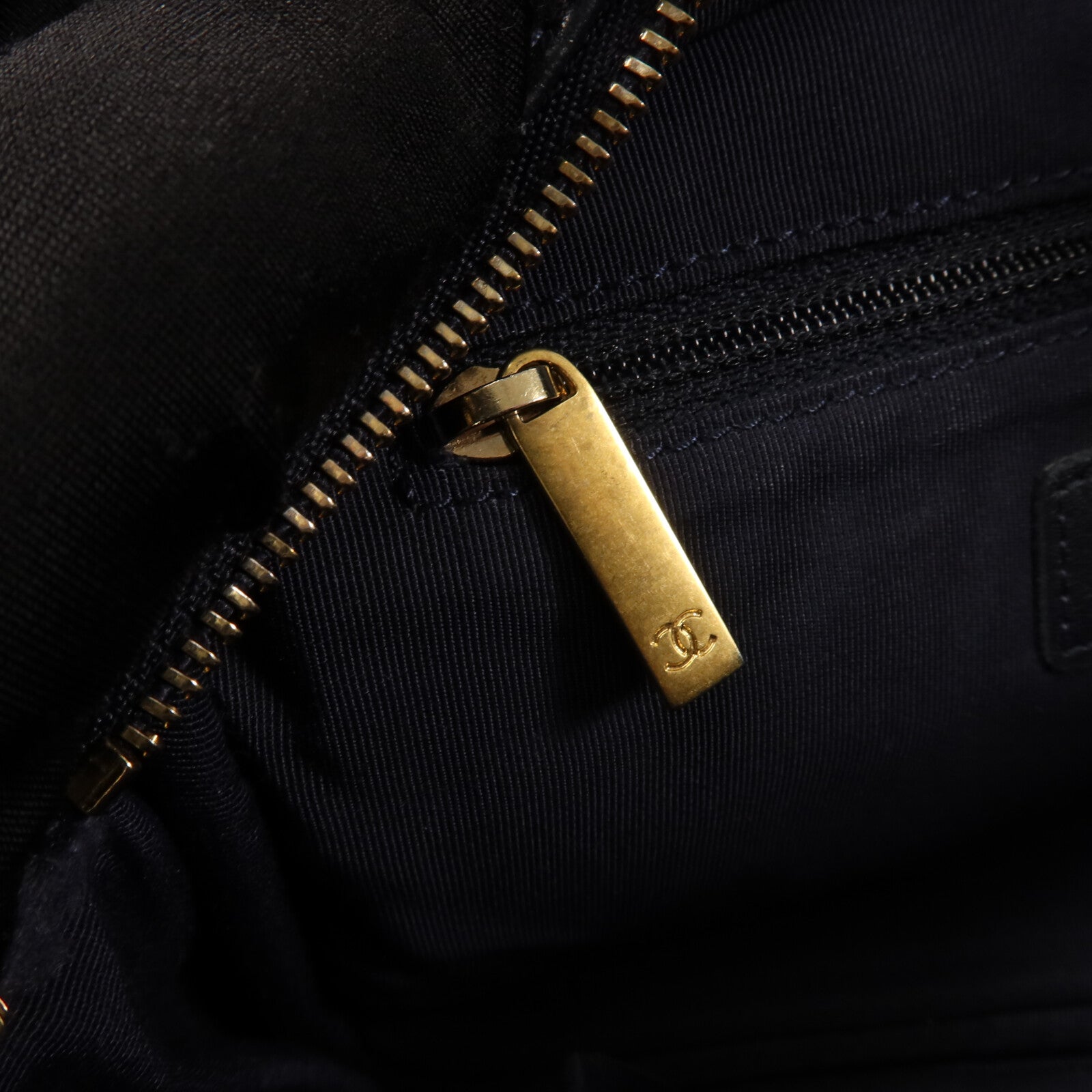 CHANEL 羊皮皮革Chain Shoulder鏈帶肩背袋