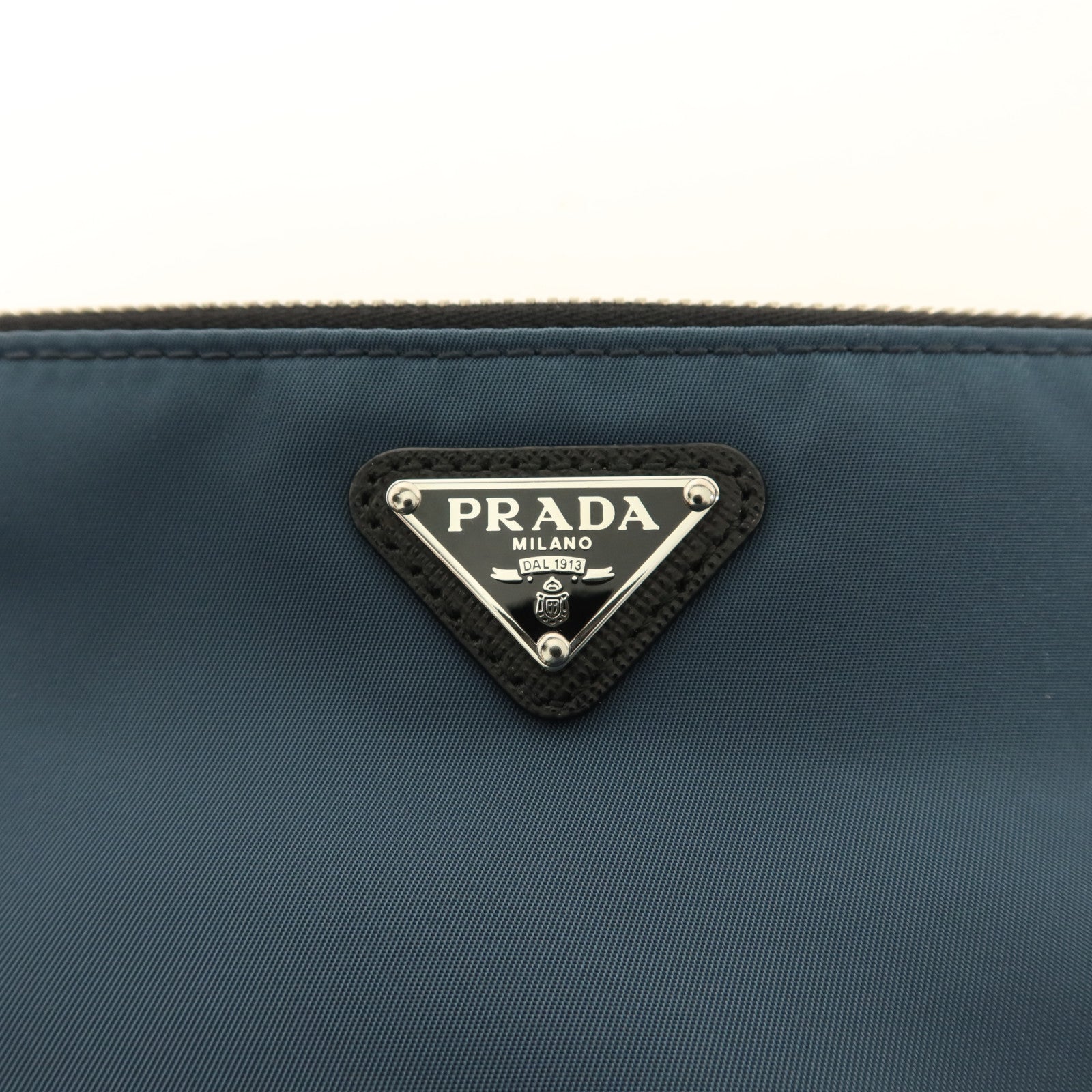 PRADA 尼龍Clutch銀扣手拿包