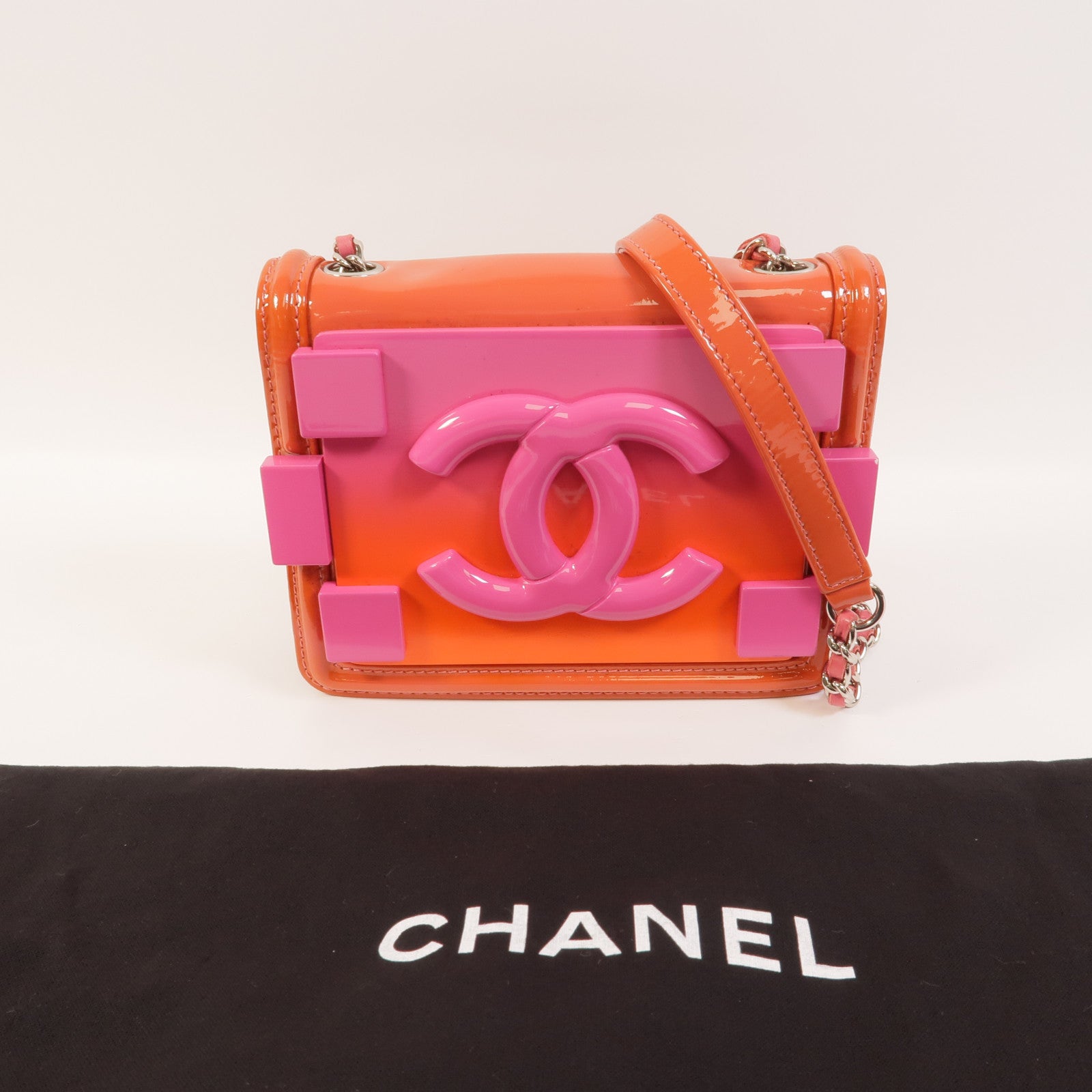 CHANEL 塑膠/漆皮皮革Boy Lego Brick鏈帶肩背袋