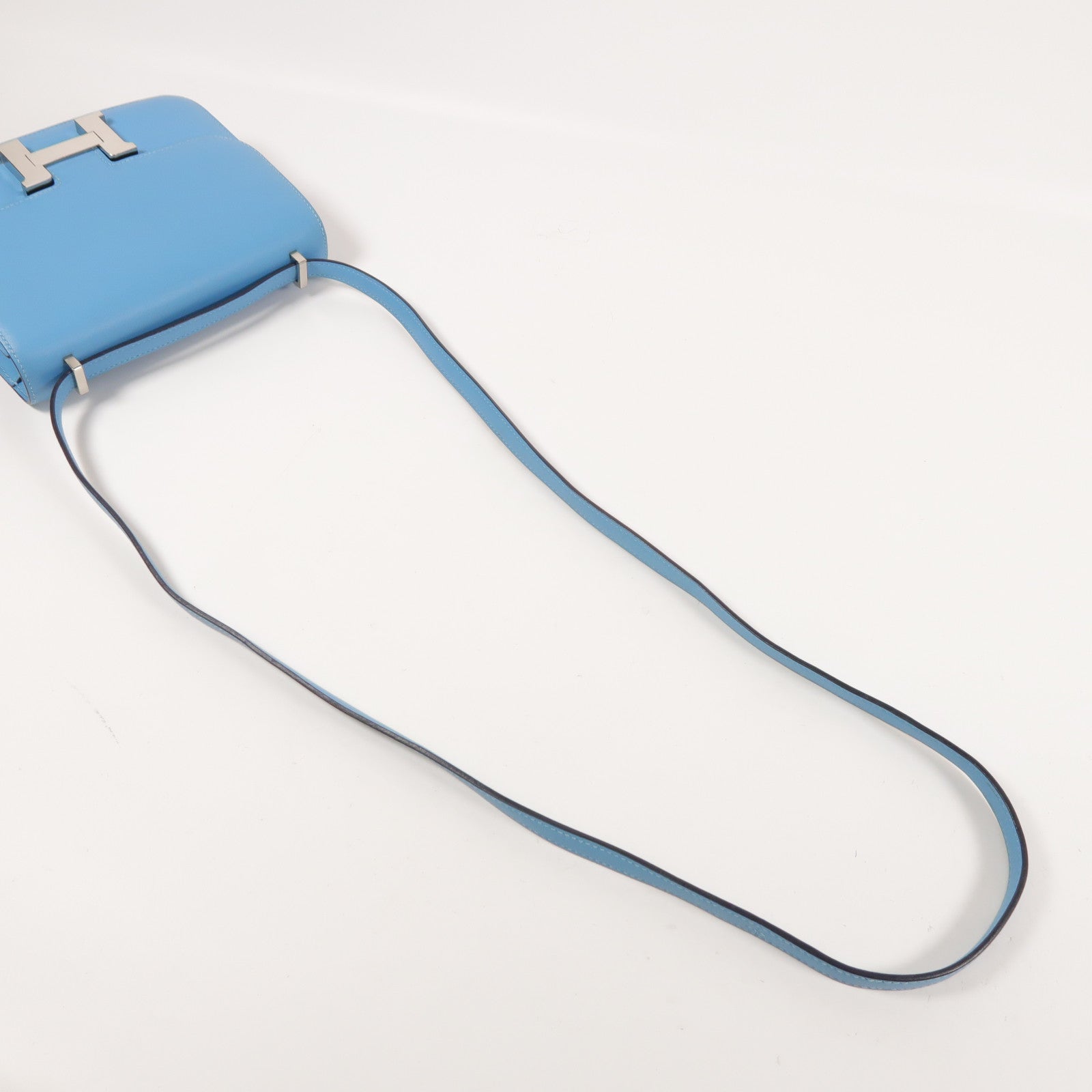 HERMES Swift皮革Constance Mini銀扣肩背袋Bleu du Nord
