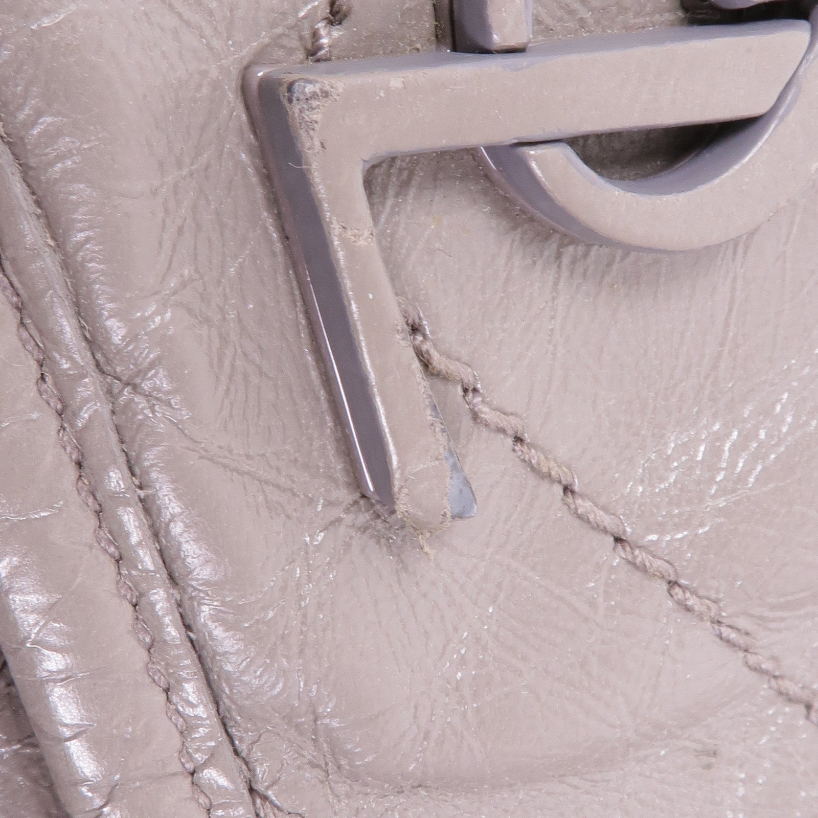 SAINT LAURENT 牛皮皮革Niki Medium鏈帶肩背袋