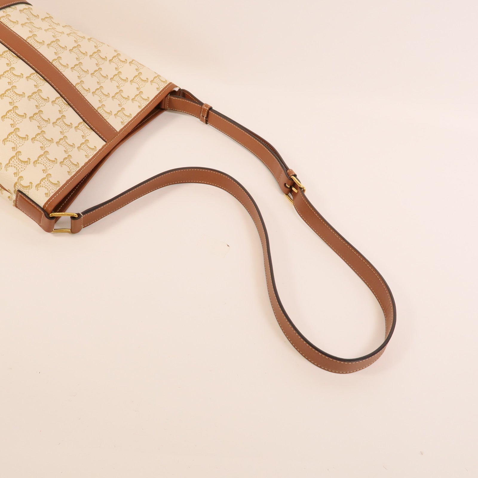 CELINE 塗層帆布Triomphe Bucket Bag Small肩背袋