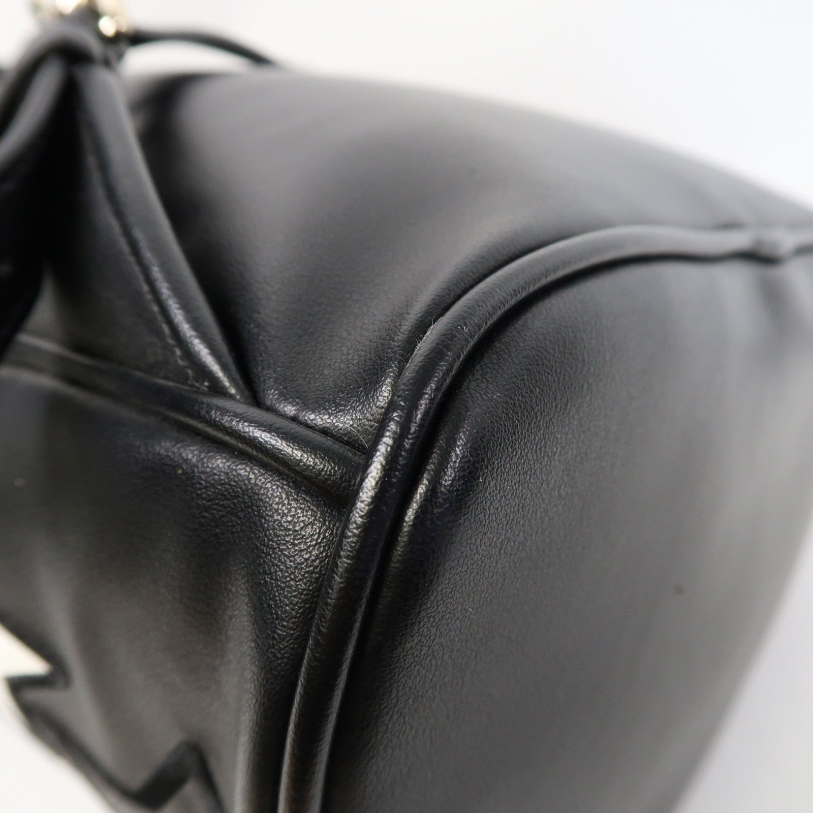 LOVE MOSCHINO 皮革Love Moschino Backpack金扣背包黑色