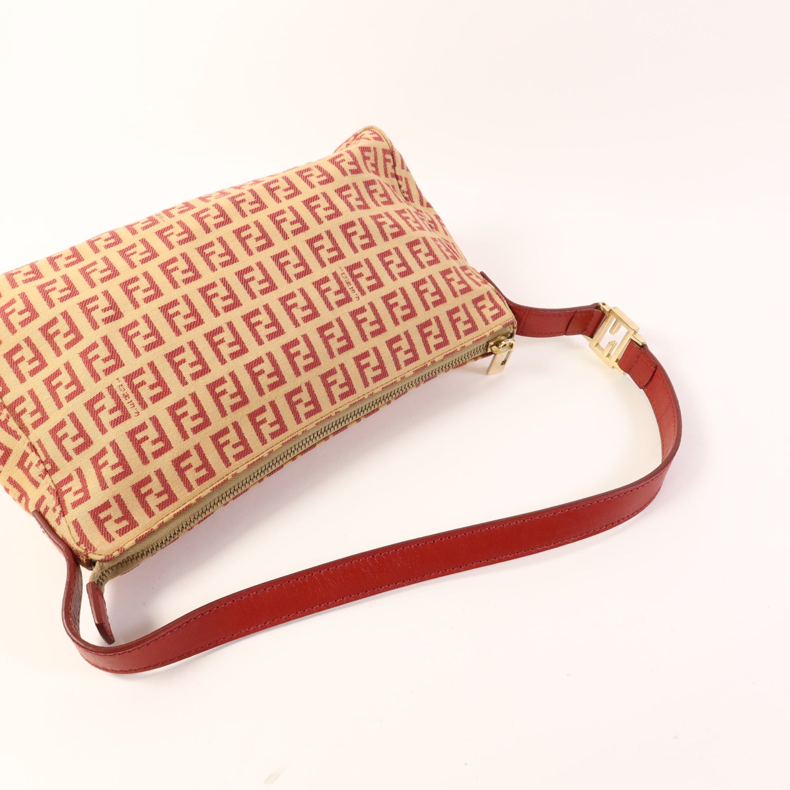 FENDI 帆布Shoulder Bag金扣肩背袋