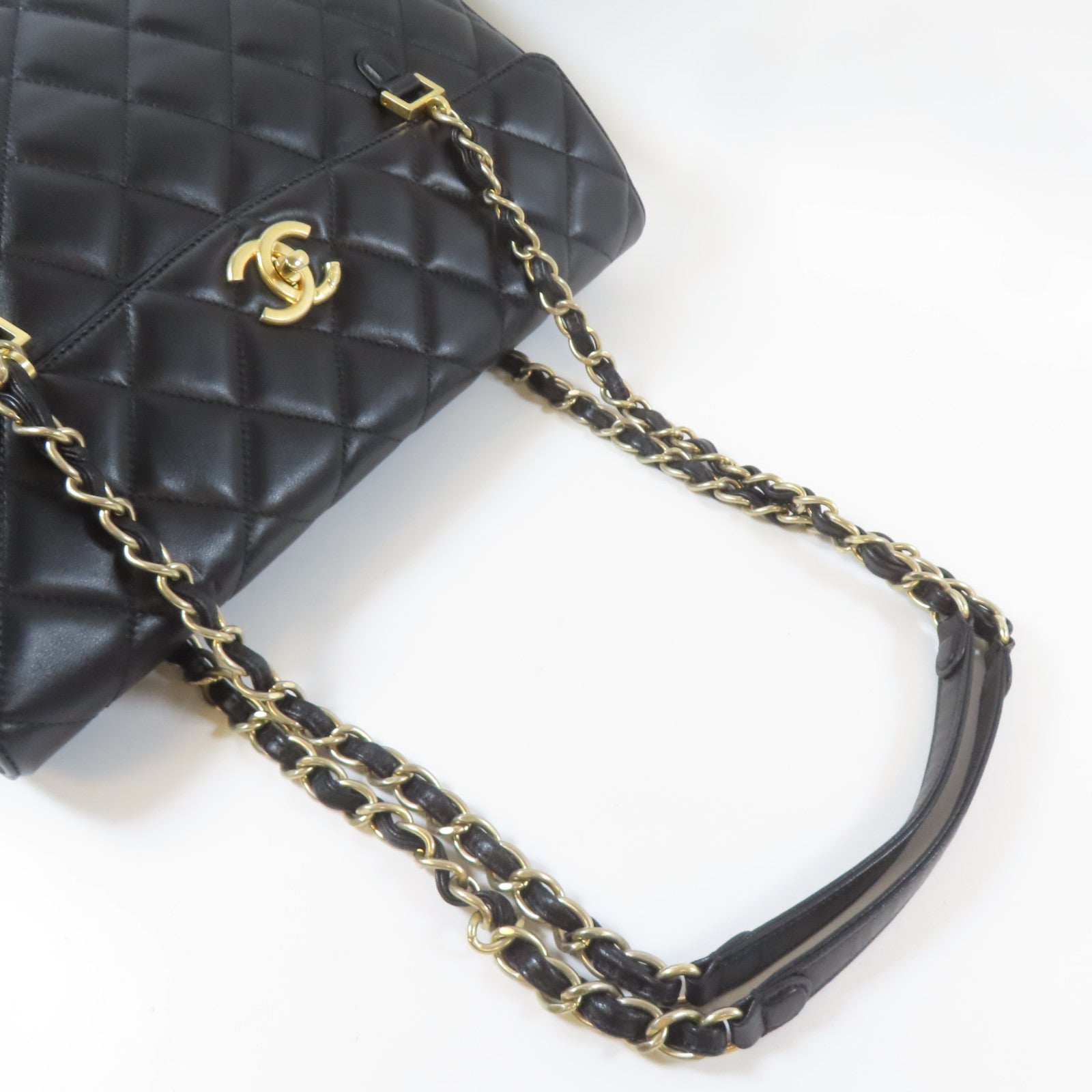 CHANEL 菱格羊皮皮革Chain Tote金扣鏈帶肩背袋黑色