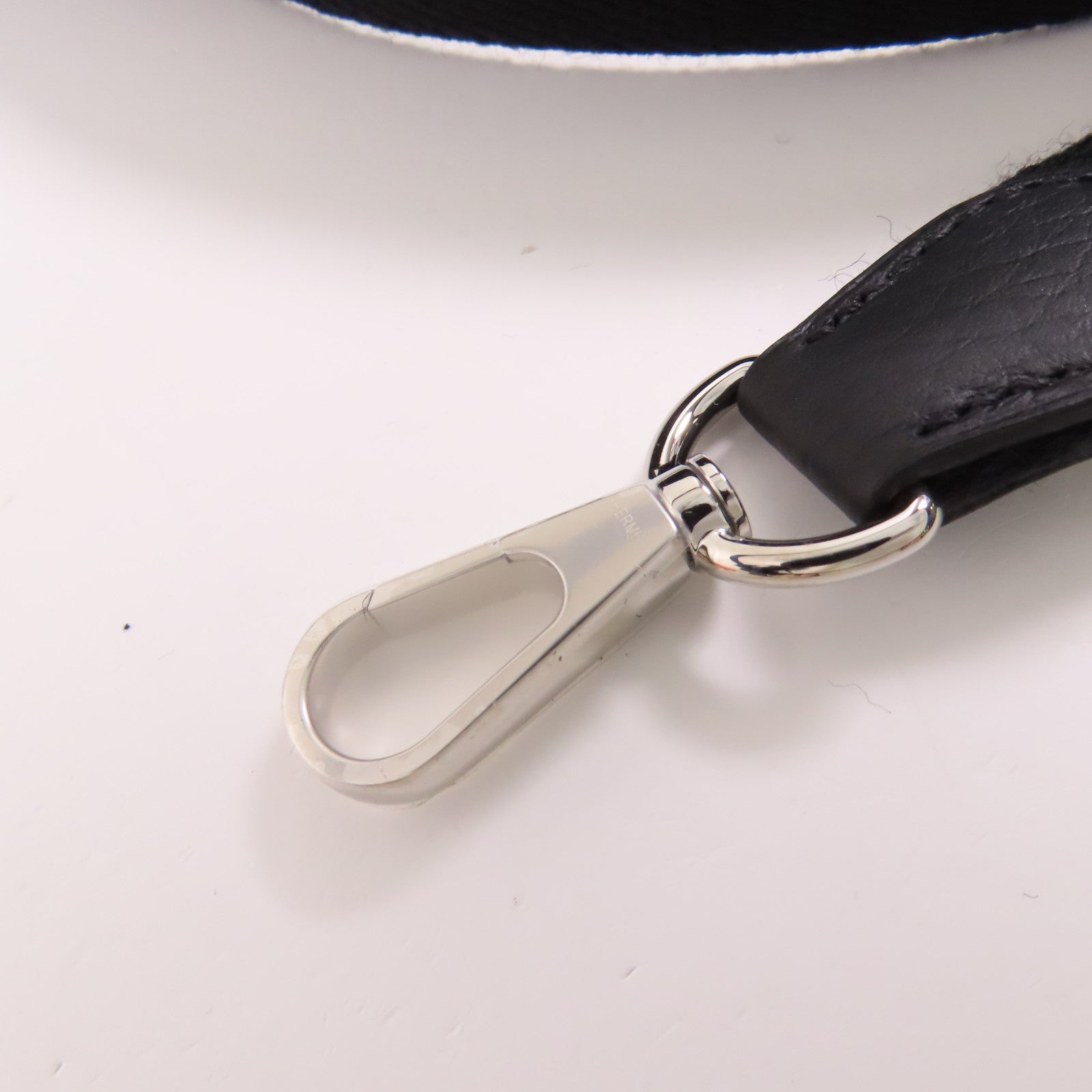 HERMES Clemence皮革Mini Evelyne TPM銀扣肩背袋Noir