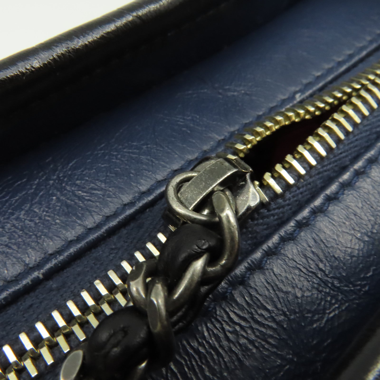 CHANEL 【激減優惠】菱格牛皮皮革Gabrielle Mini Chain Shoulder Bag金扣鏈帶肩背袋寶藍色/黑色