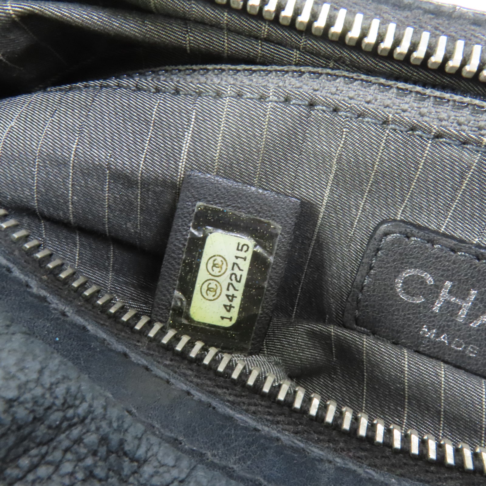 CHANEL 牛皮皮革Shoulder Bag銀扣肩背袋