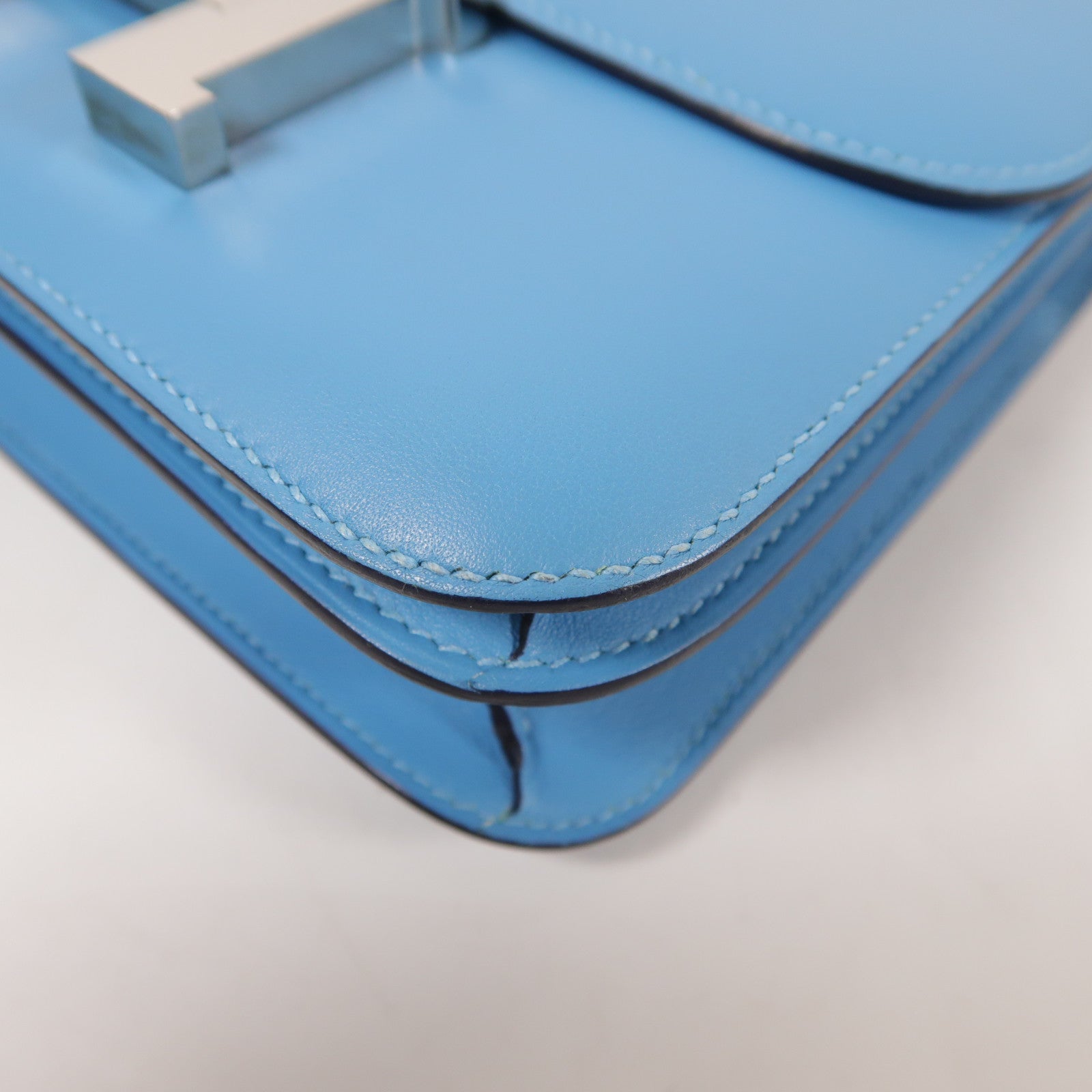 HERMES Swift皮革Constance Mini銀扣肩背袋Bleu du Nord