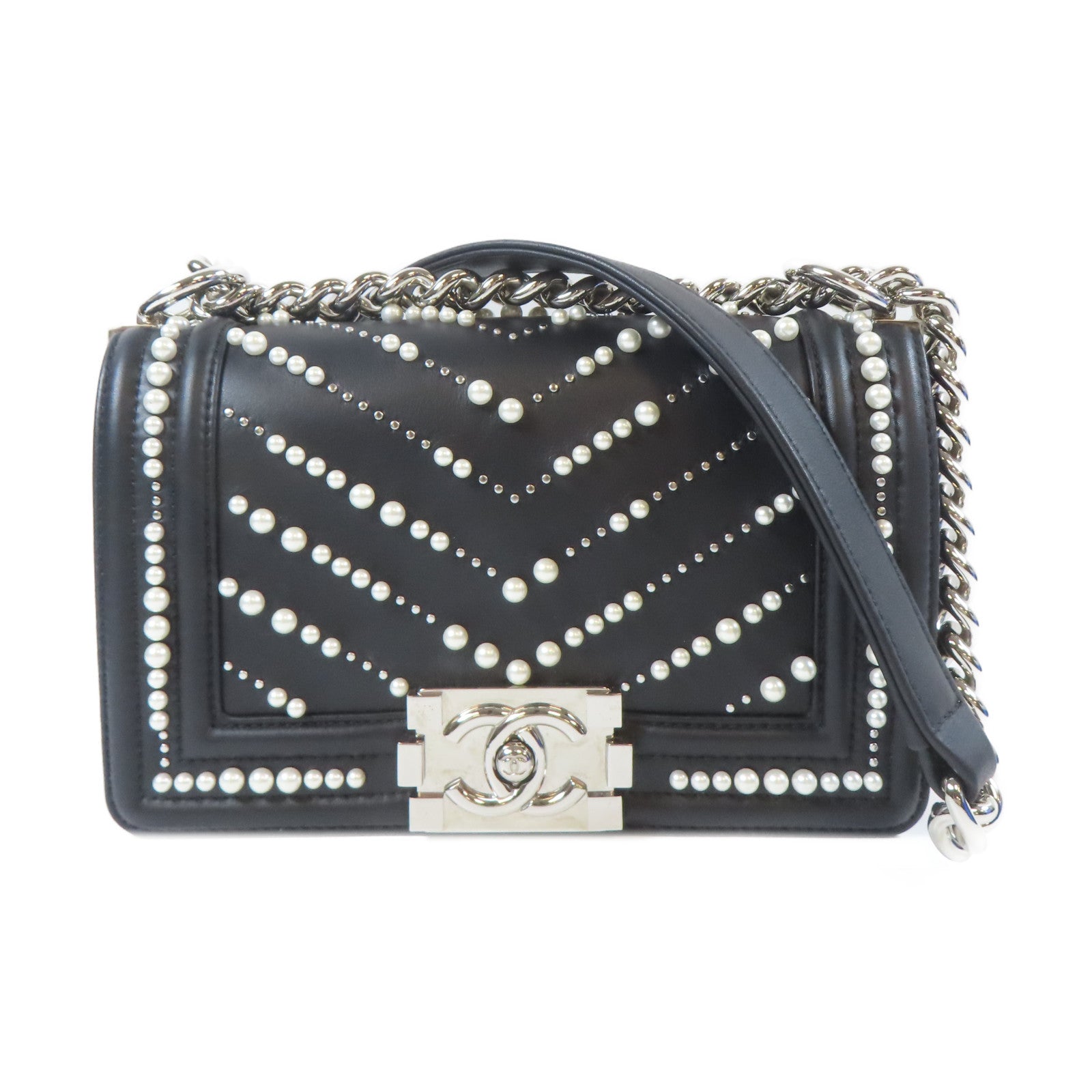 CHANEL 羊皮皮革Boy Chanel 20銀扣鏈帶肩背袋黑色