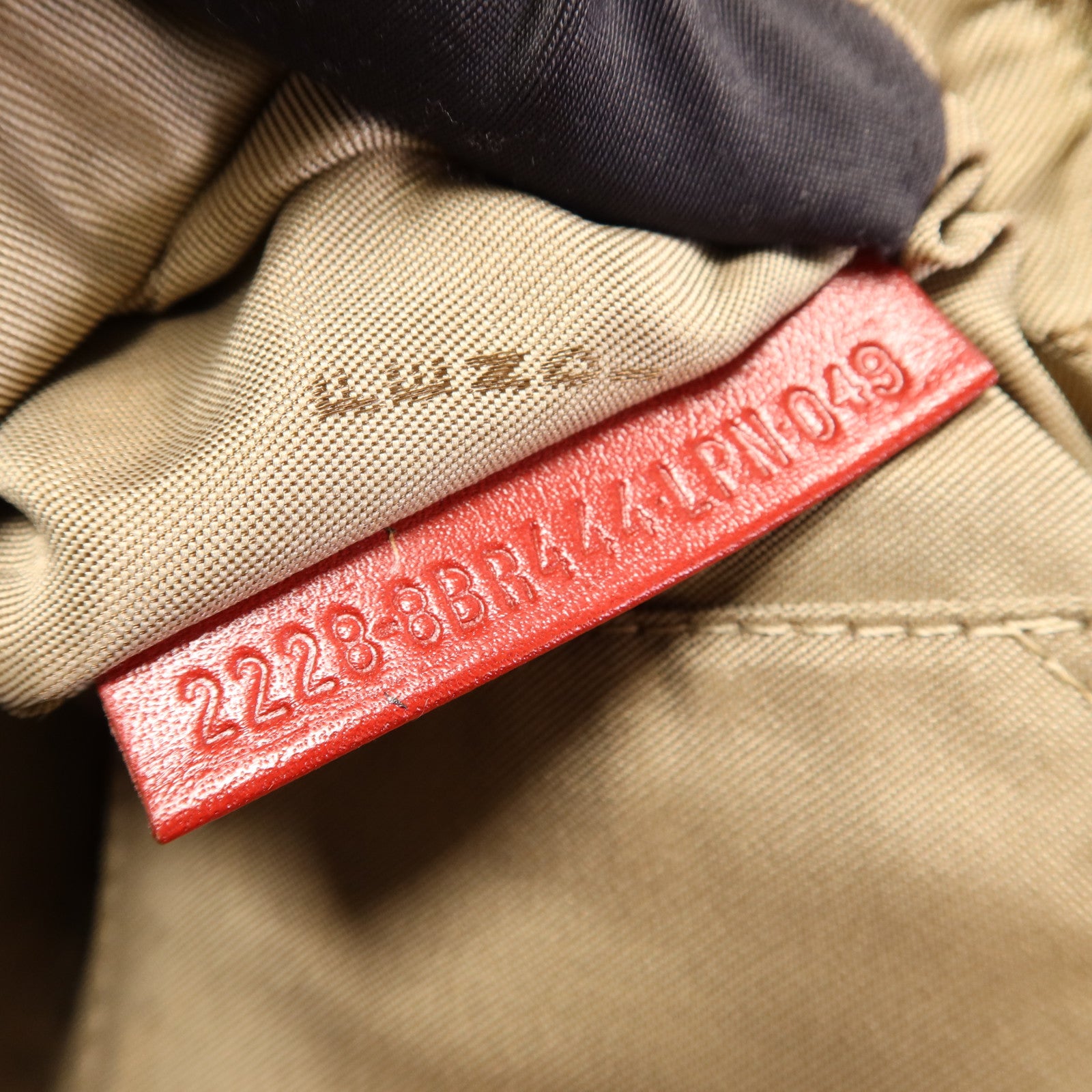 FENDI 帆布Shoulder Bag金扣肩背袋