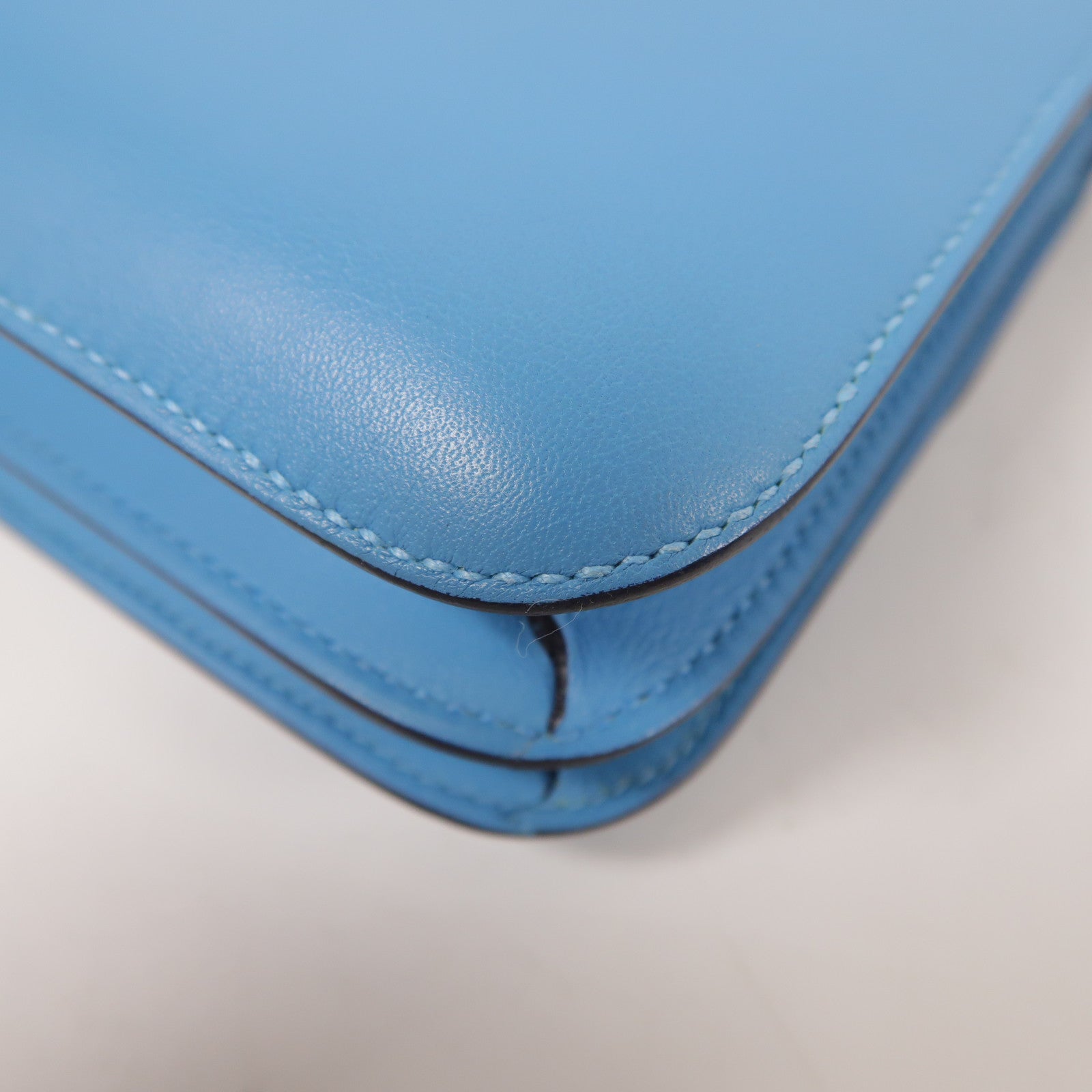 HERMES Swift皮革Constance Mini銀扣肩背袋Bleu du Nord