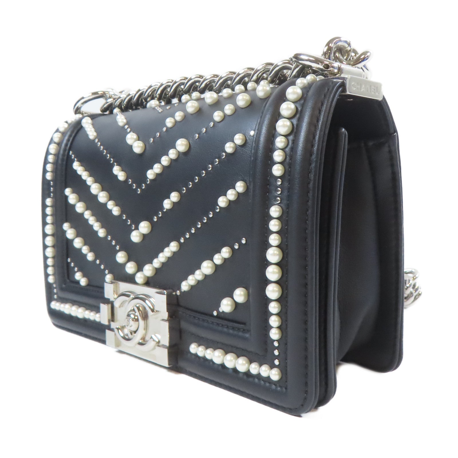 CHANEL 羊皮皮革Boy Chanel 20銀扣鏈帶肩背袋黑色