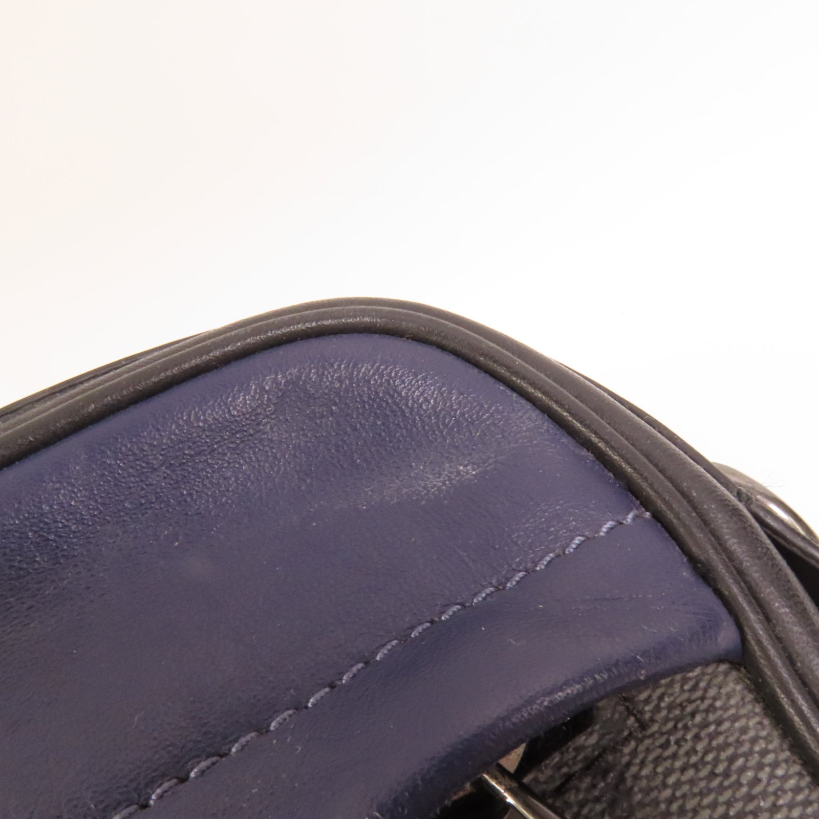 COACH 塗層帆布Sholder Bag銀扣肩背袋