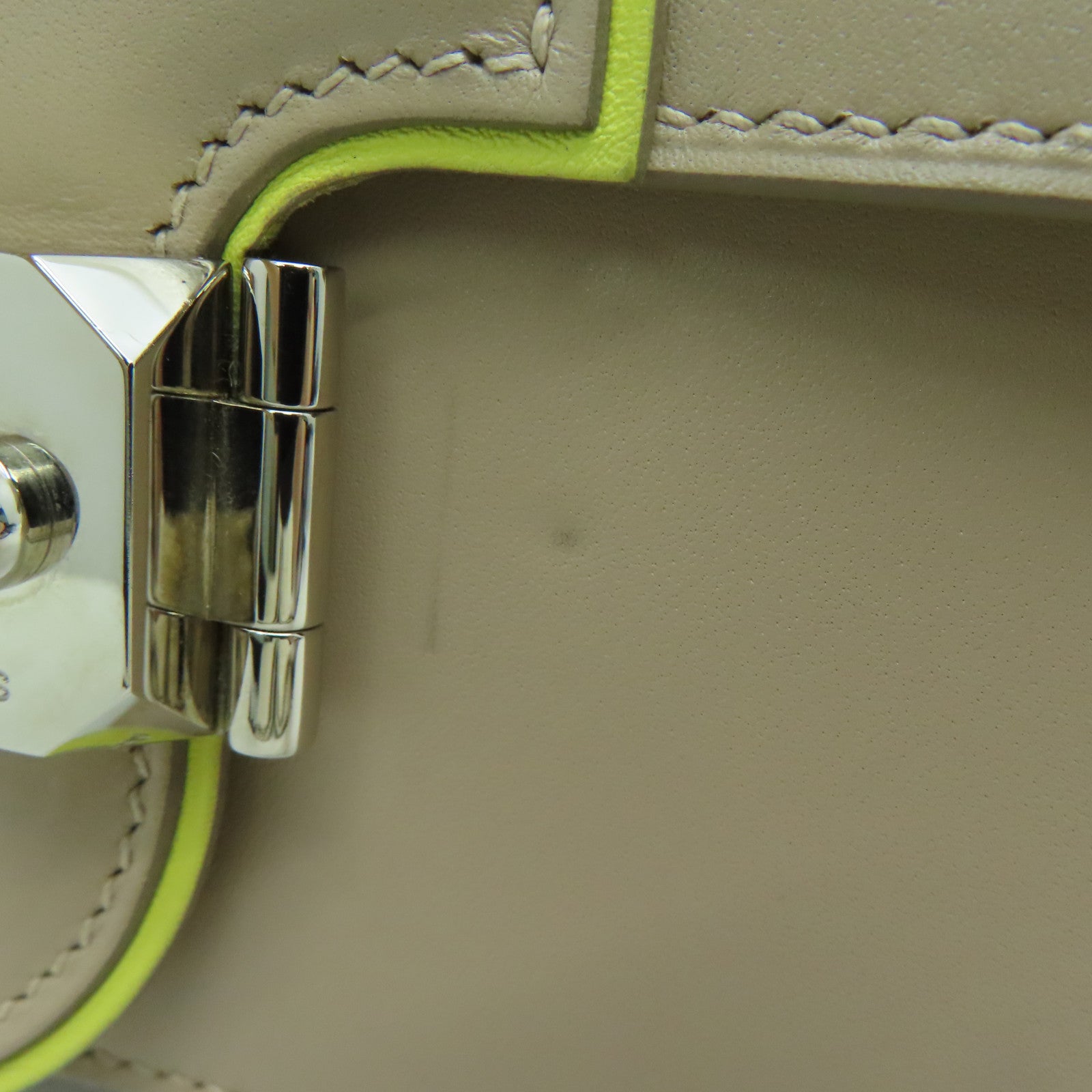 HERMES [Sharp discount] Swift leather Illico Elan silver buckle handle bag beige yellow