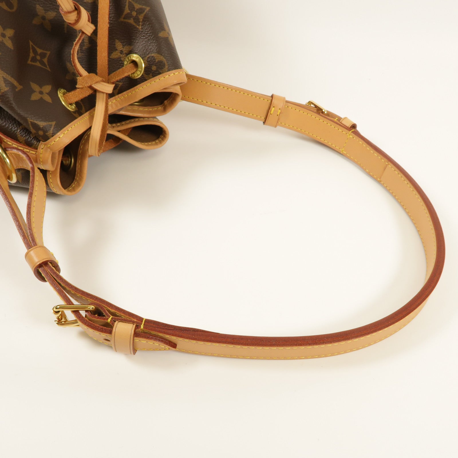 LOUIS VUITTON 【激減優惠】Monogram Petit Noe金扣肩背袋