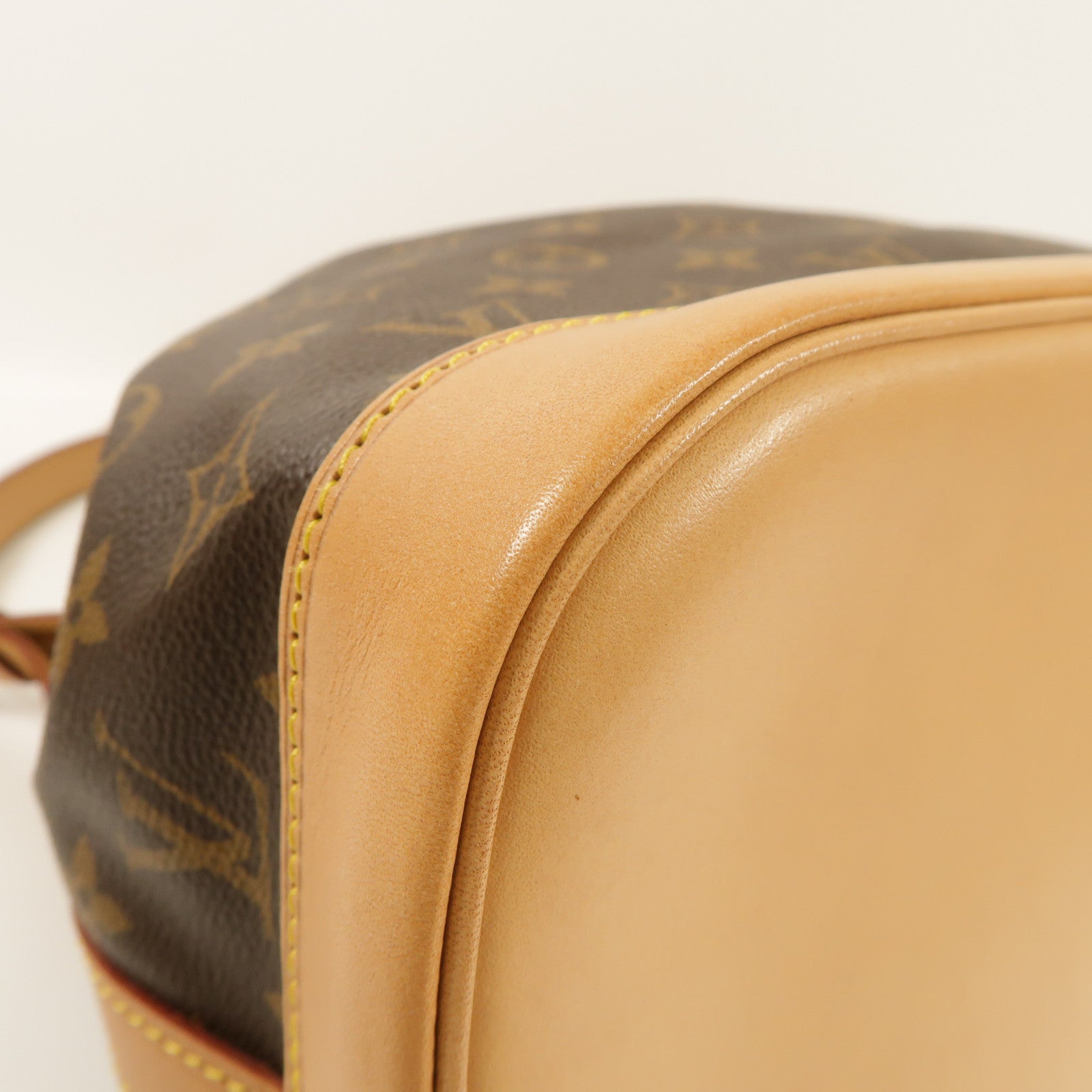 LOUIS VUITTON 【激減優惠】Monogram Petit Noe金扣肩背袋