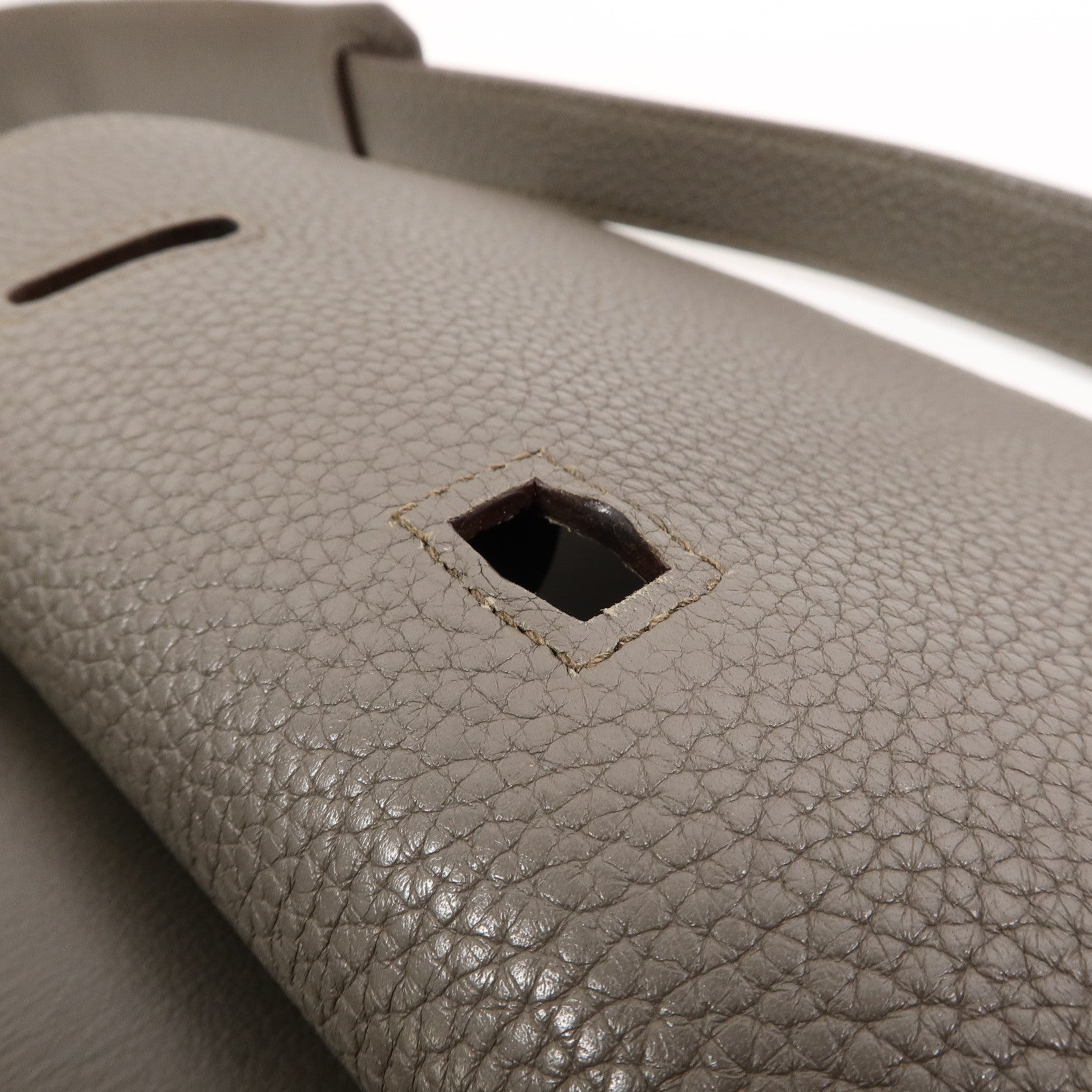 HERMES Togo皮革Jypsiere 28肩背袋Etain