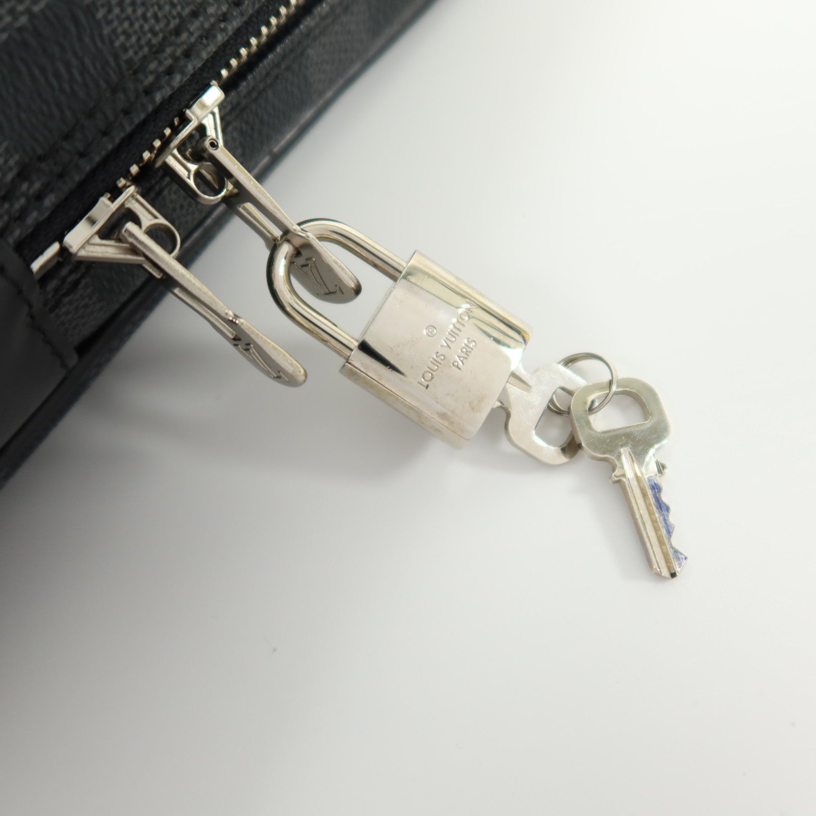 LOUIS VUITTON Damier Graphite Damier Graphite銀扣公事包