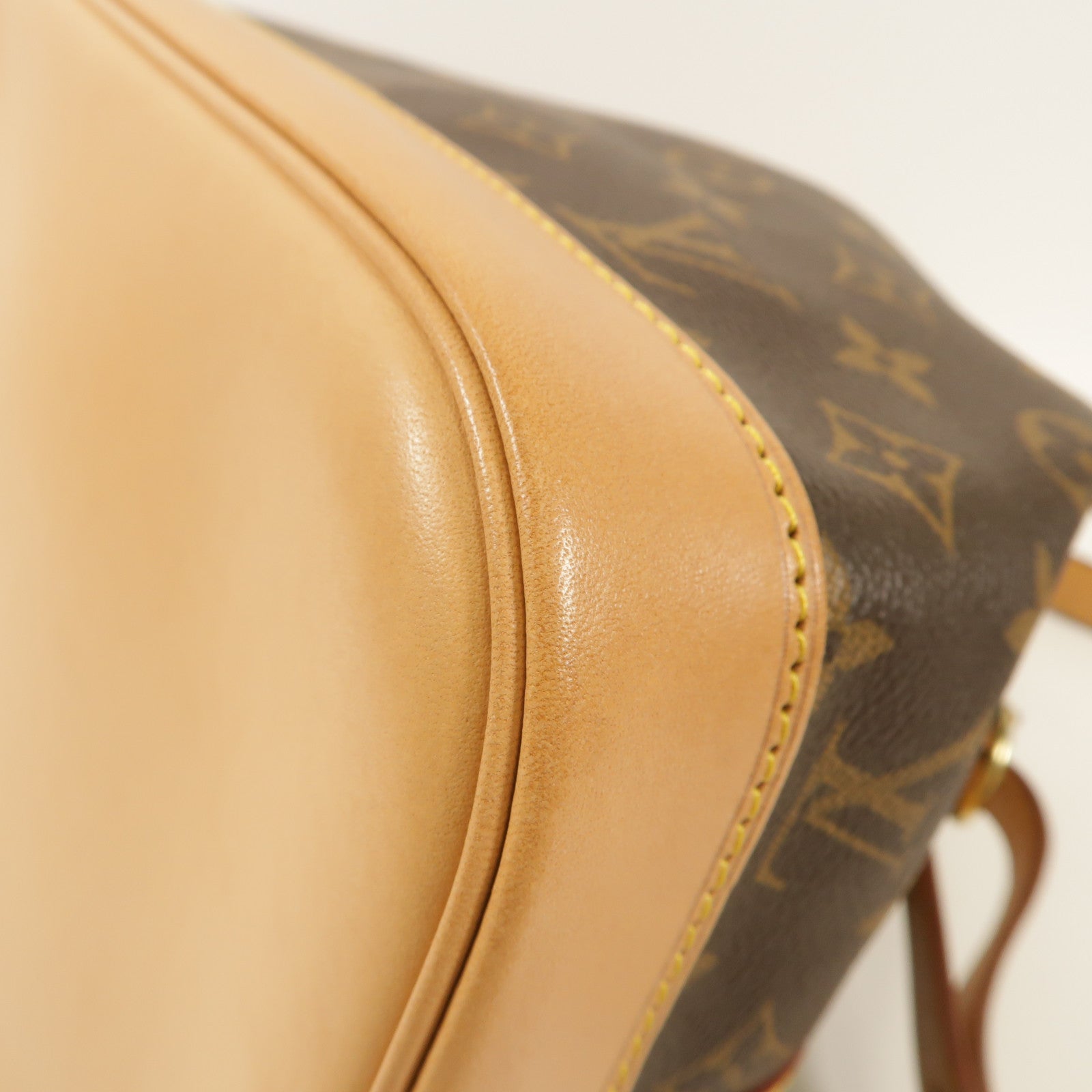 LOUIS VUITTON Monogram Petit Noe金扣肩背袋