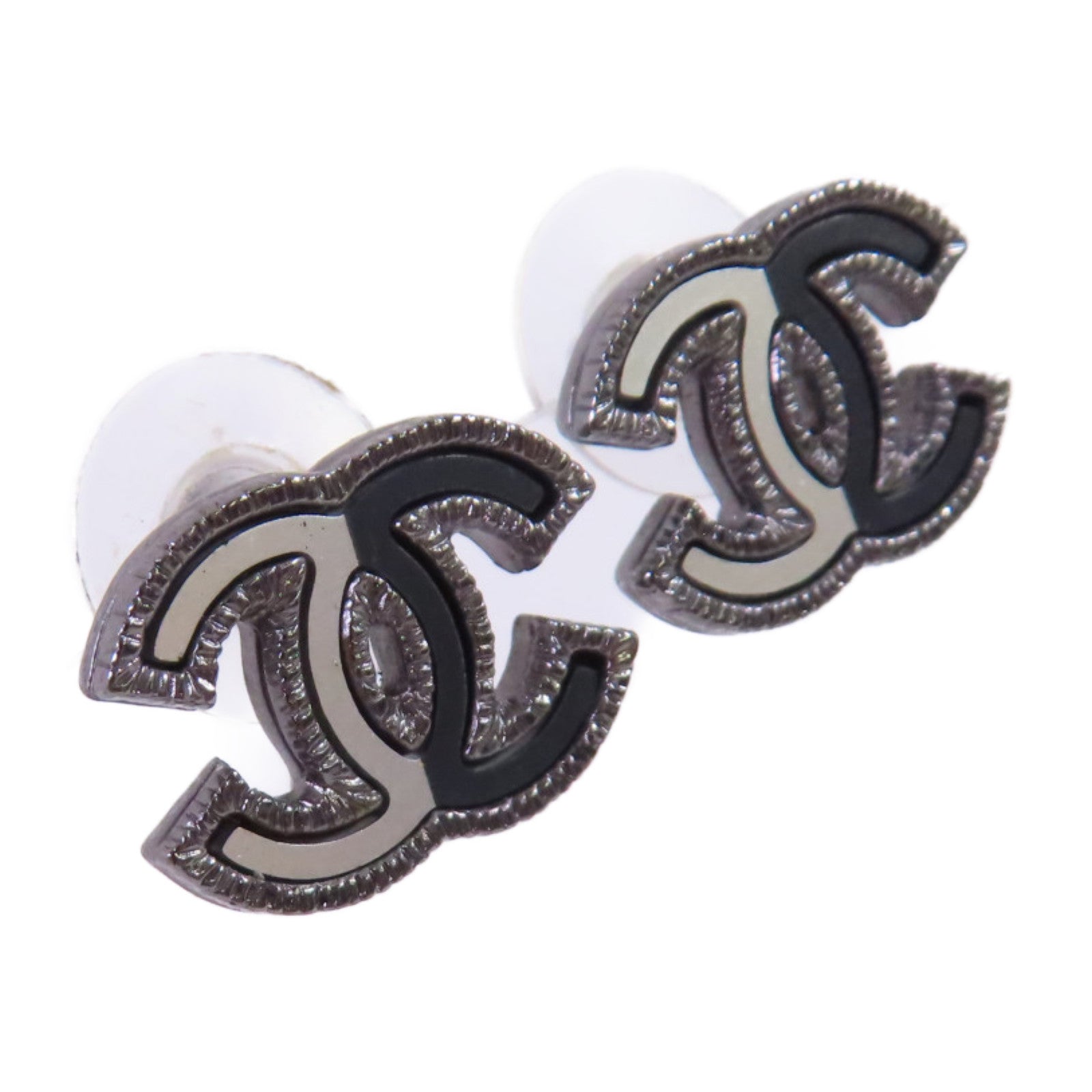 CHANEL 金屬CC Earrings銀扣耳環黑色/白色