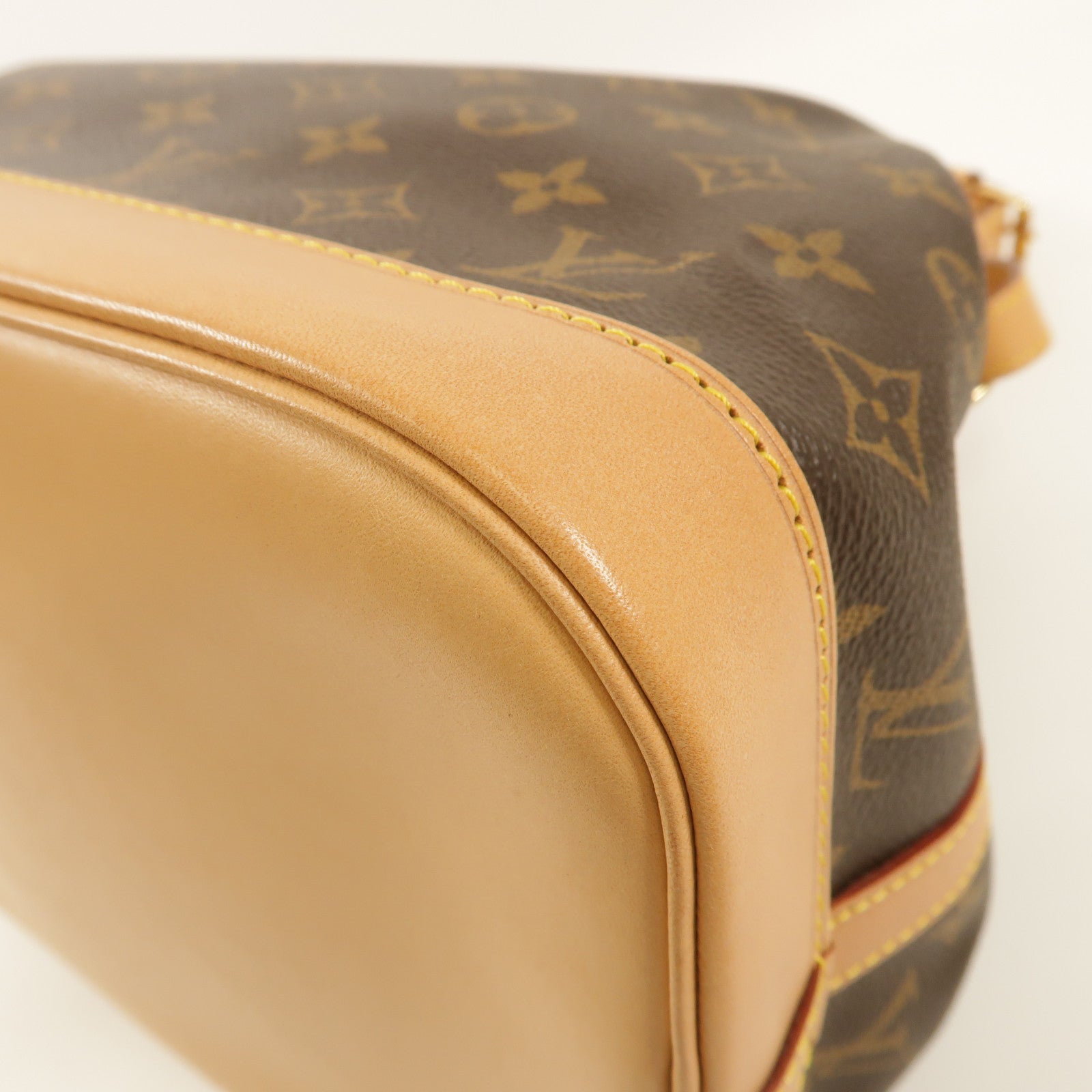 LOUIS VUITTON Monogram Petit Noe金扣肩背袋
