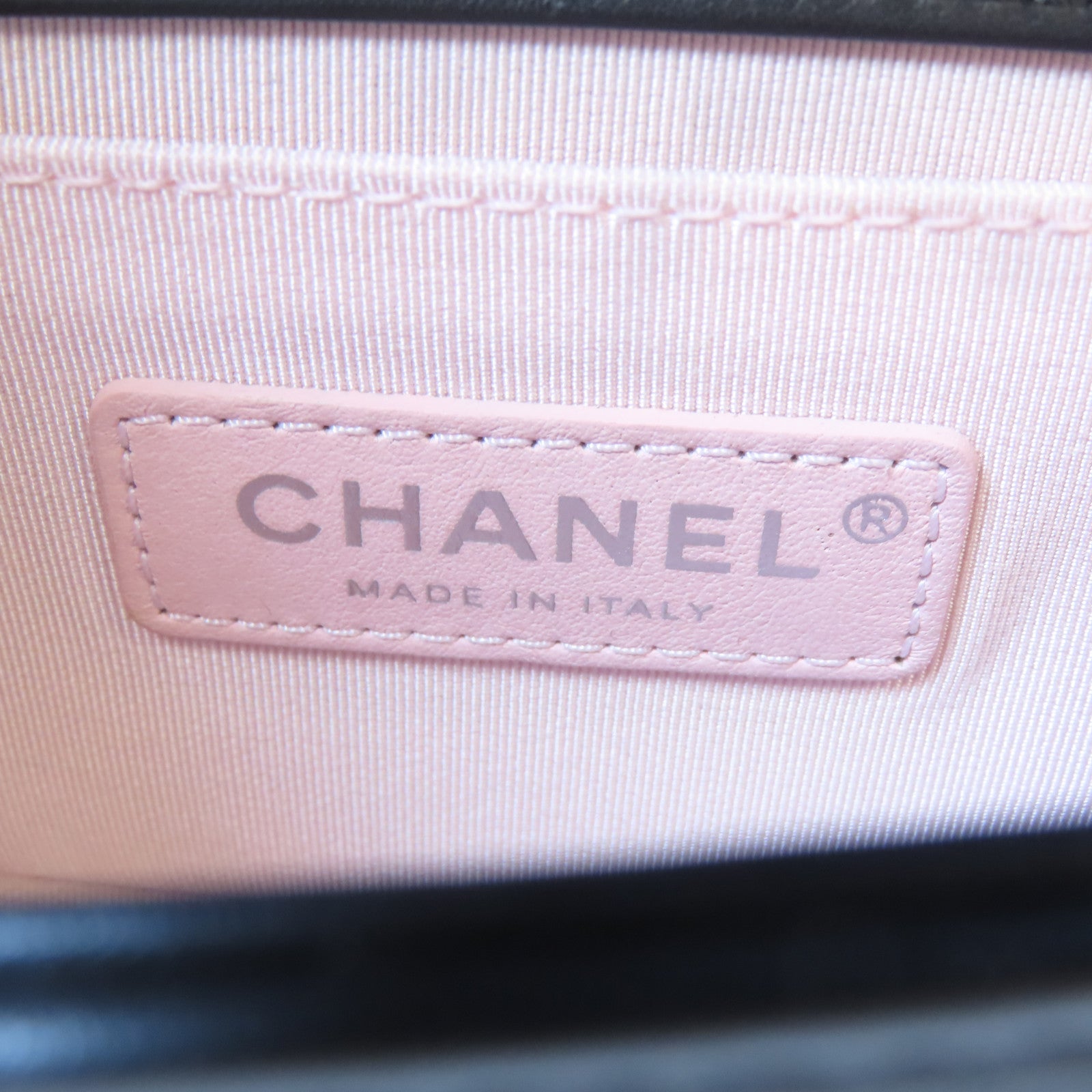 CHANEL 羊皮皮革Boy Chanel 20銀扣鏈帶肩背袋黑色