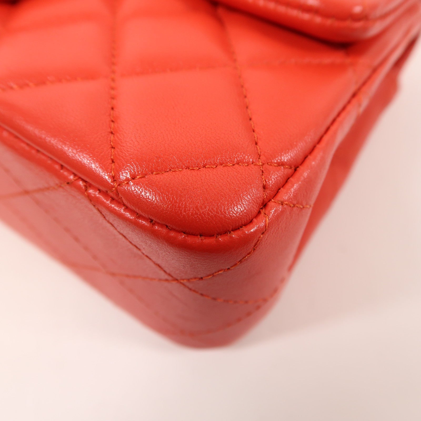 CHANEL 羊皮皮革Classic 20金扣鏈帶肩背袋