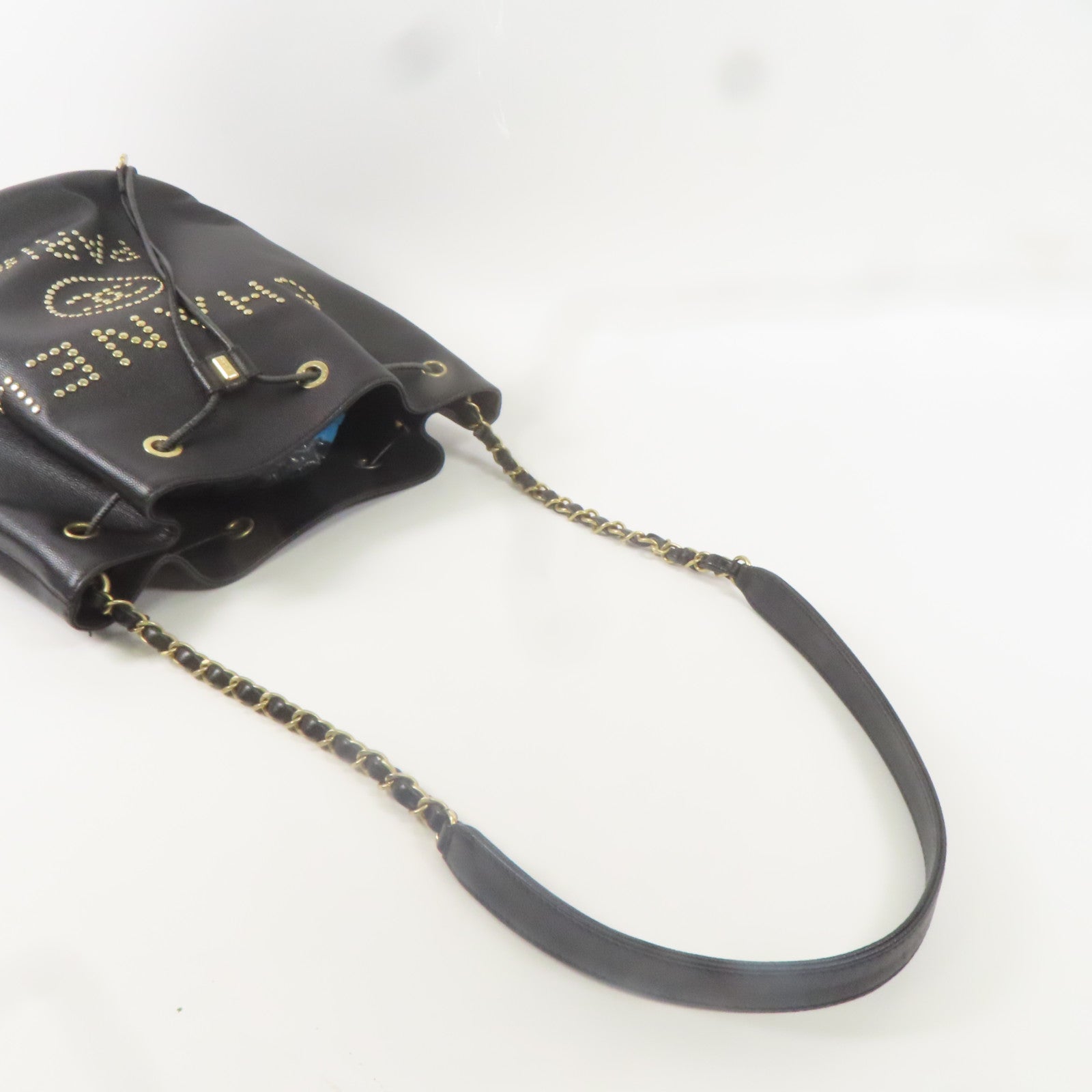 CHANEL 牛皮皮革Deauville Drawstring Bucket金扣肩背袋黑色