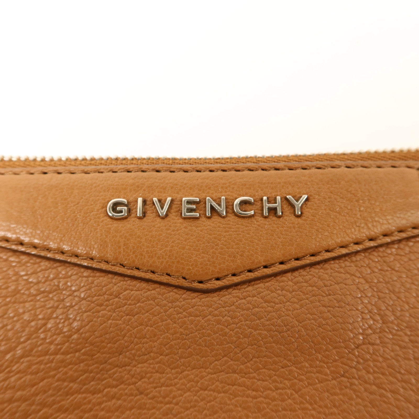 GIVENCHY 牛皮皮革Clutch銀扣手拿包