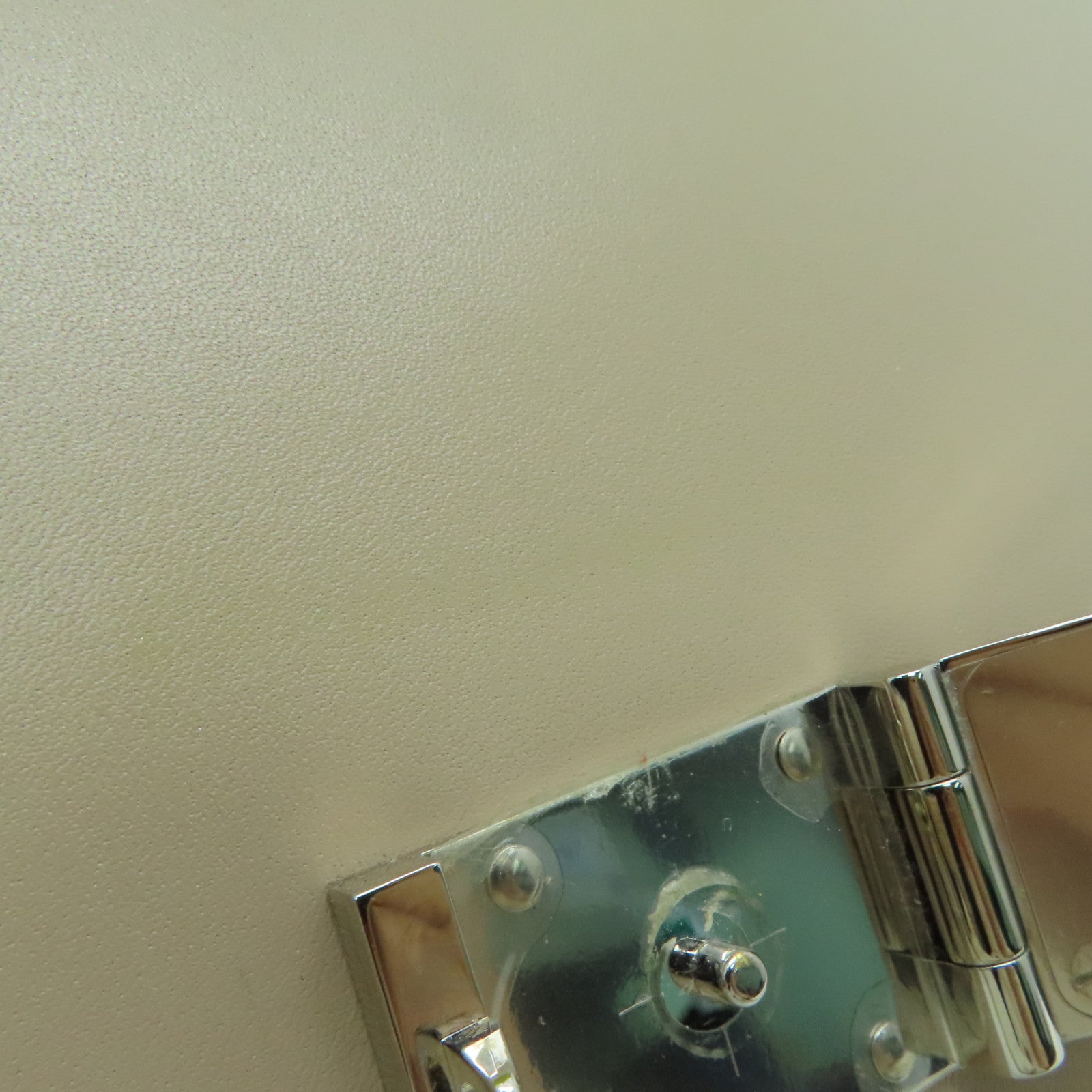 HERMES [Sharp discount] Swift leather Illico Elan silver buckle handle bag beige yellow