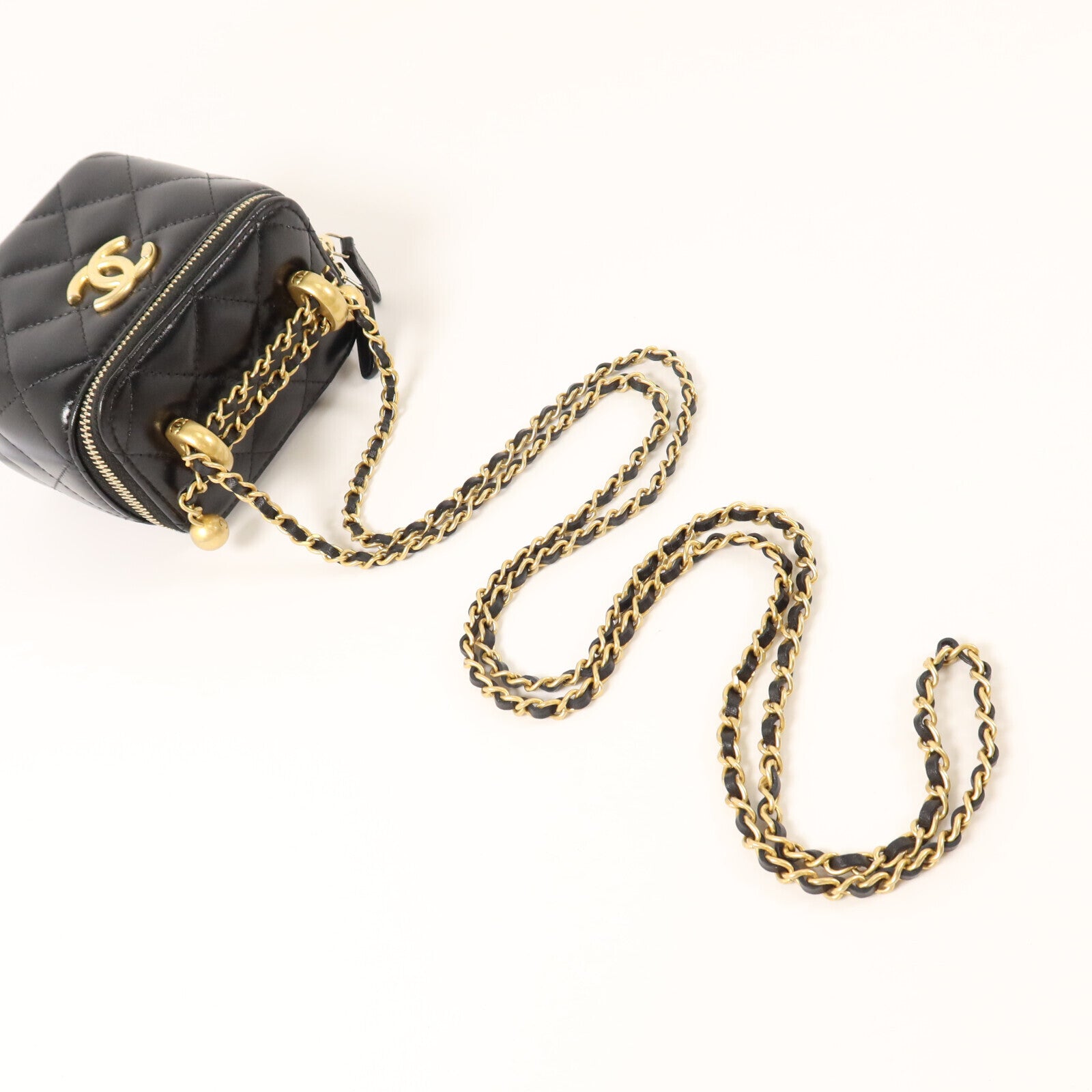 CHANEL 牛皮皮革Mini Vanity Case金扣鏈帶肩背袋