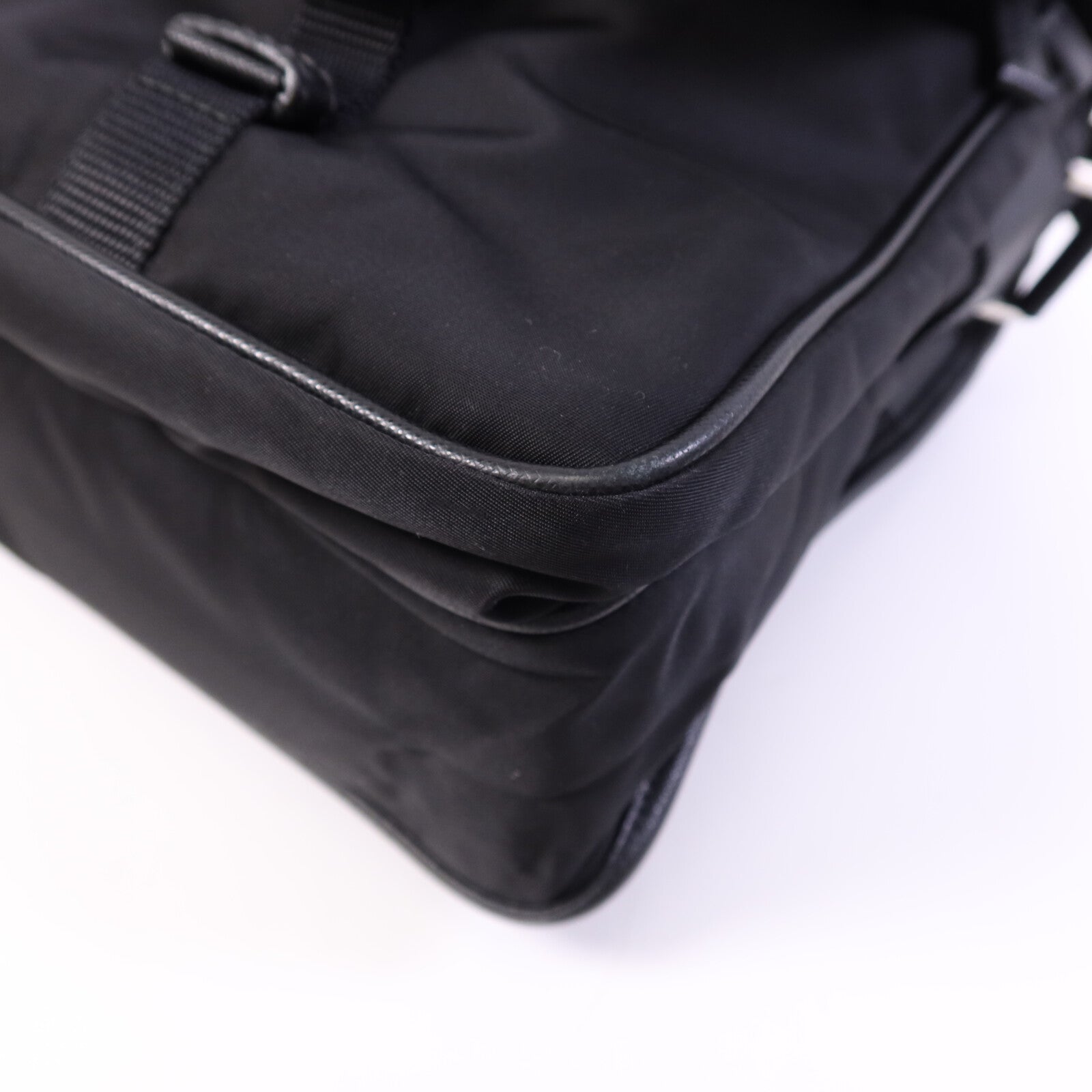 PRADA 尼龍Messenger Bag銀扣肩背袋