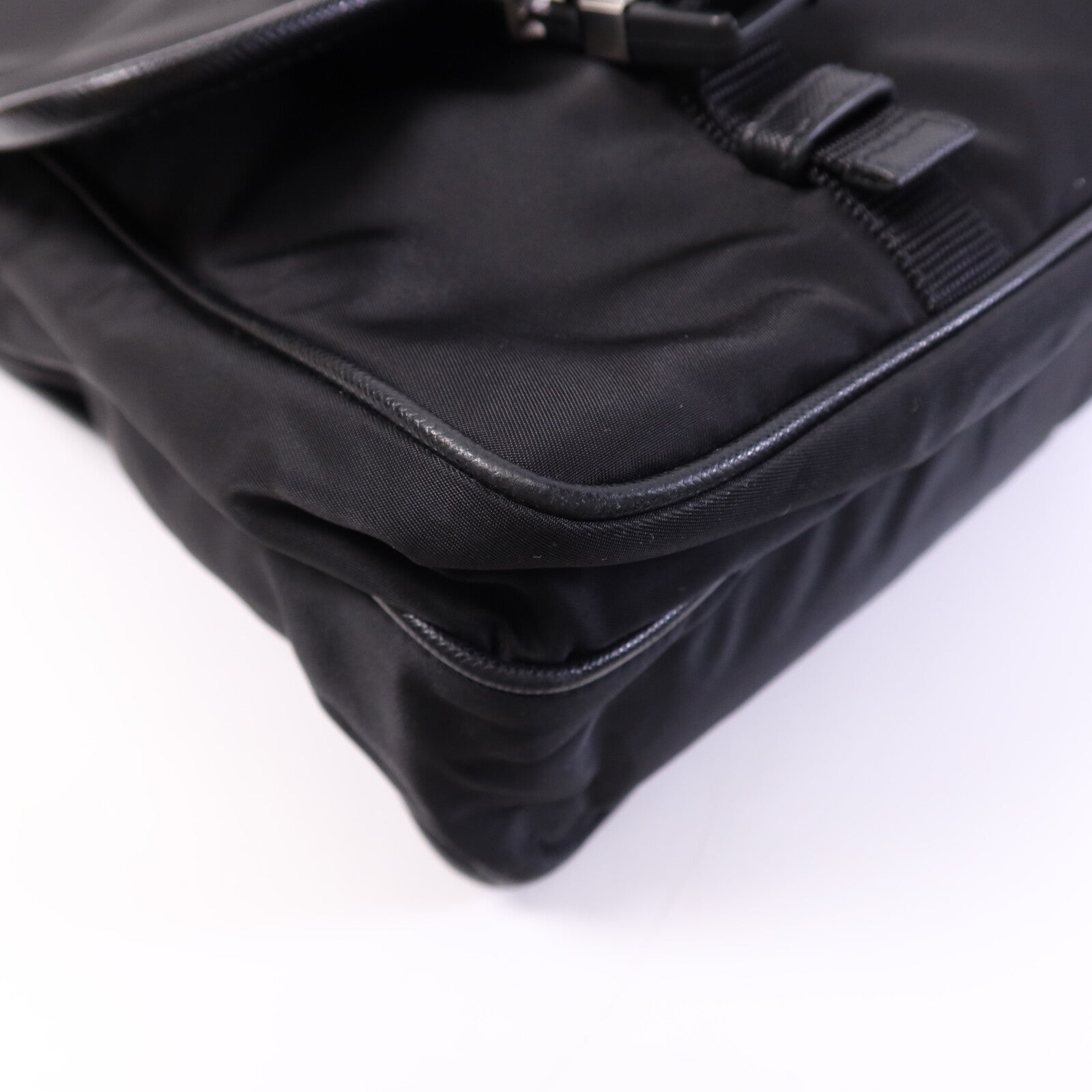 PRADA 尼龍Messenger Bag銀扣肩背袋