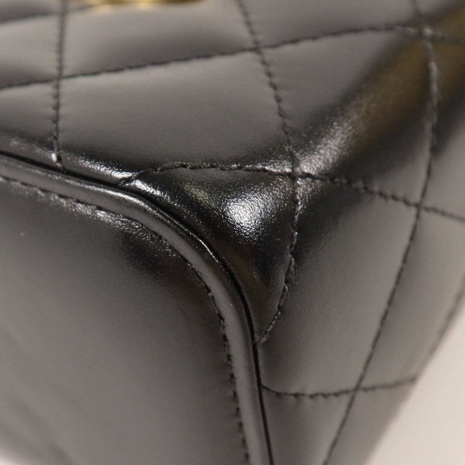 CHANEL 牛皮皮革Mini Vanity Case金扣鏈帶肩背袋