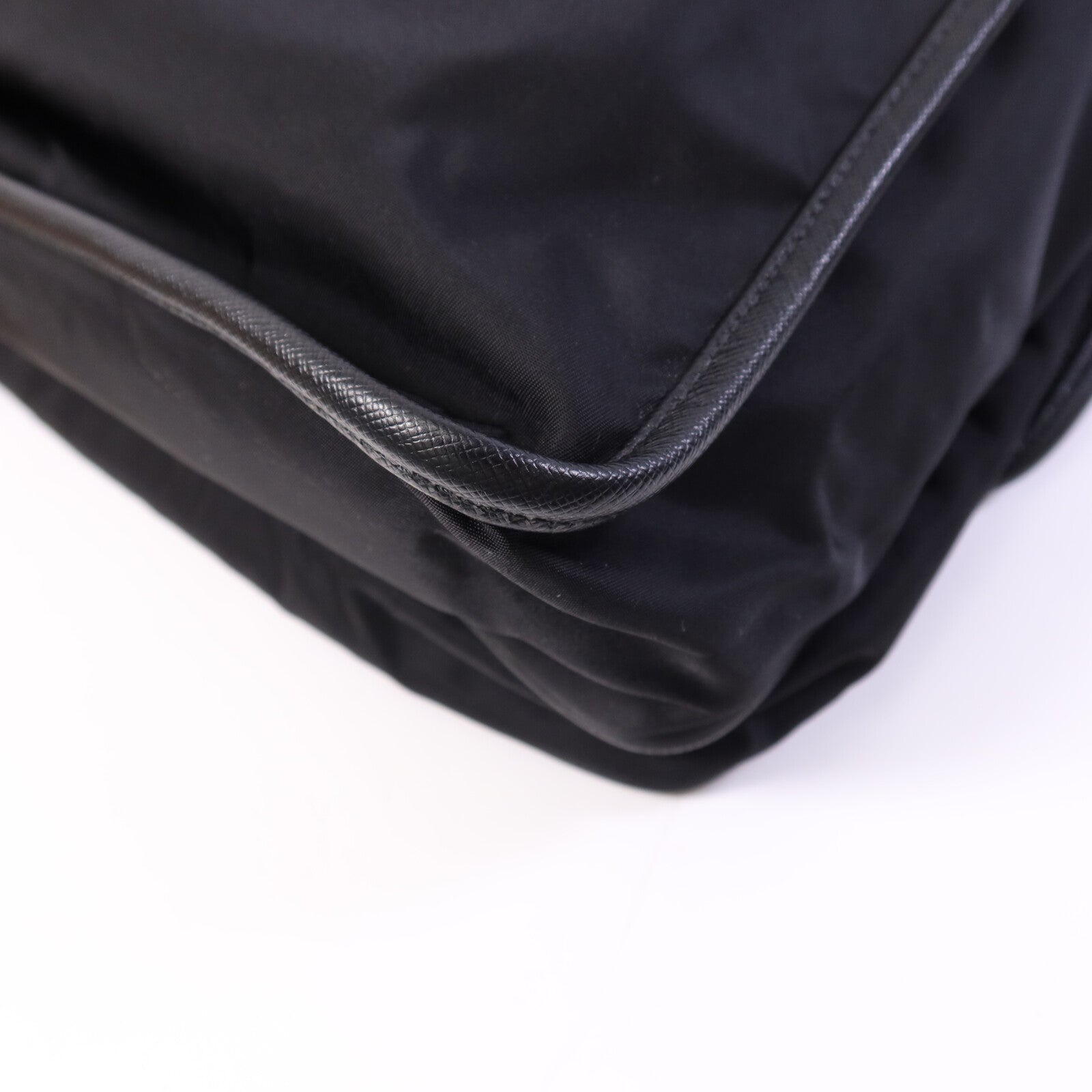 PRADA 尼龍Messenger Bag銀扣肩背袋