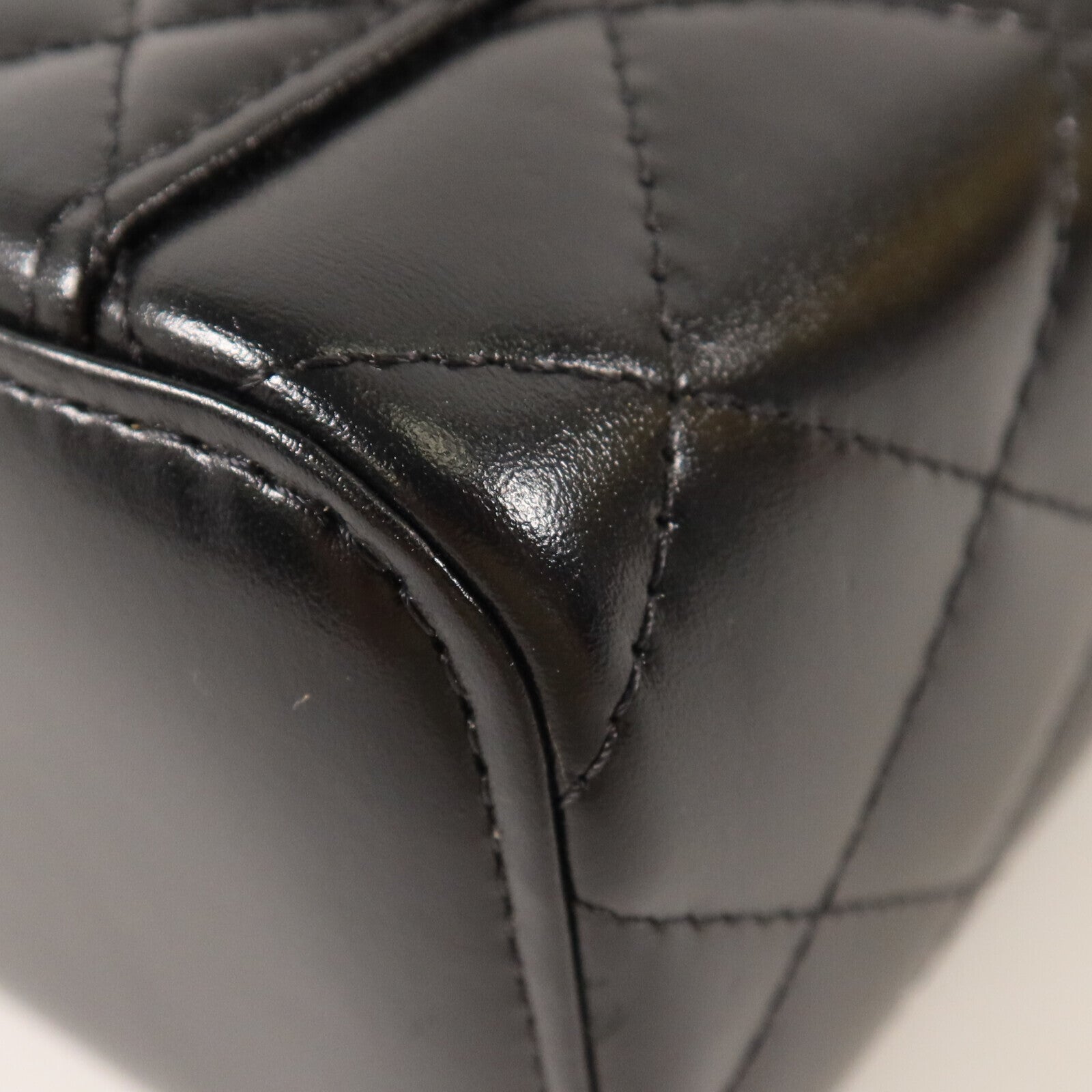 CHANEL 牛皮皮革Mini Vanity Case金扣鏈帶肩背袋