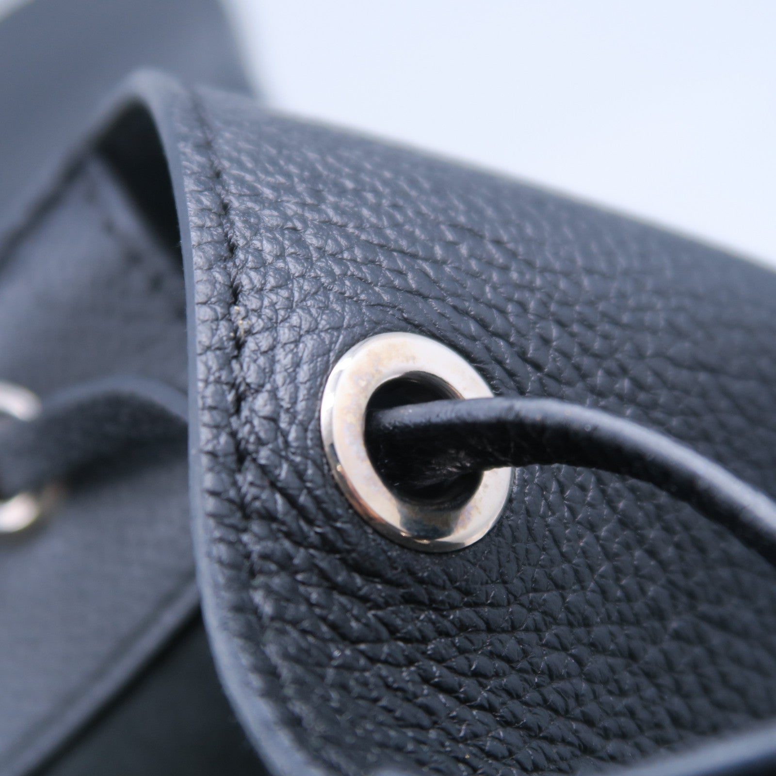 LOUIS VUITTON 牛皮皮革Lockme Backpack銀扣背包黑色