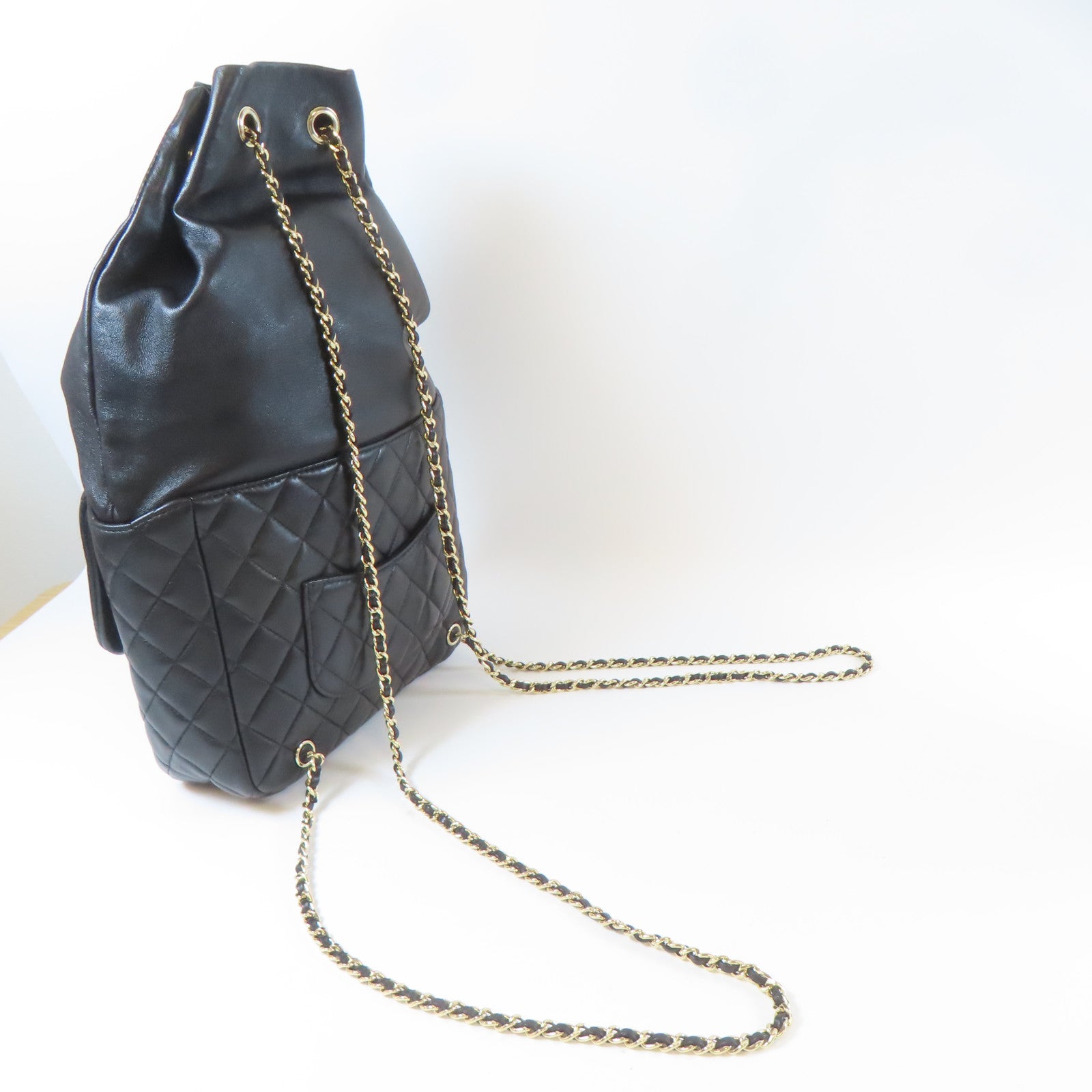 CHANEL 菱格羊皮皮革Matelasse Backpack金扣鏈帶背包黑色