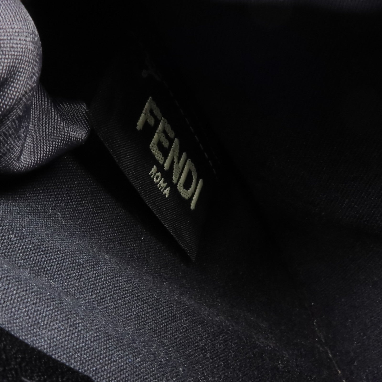 FENDI 【激減優惠】牛皮皮革/水貂皮草Pouch/Clutch銀扣手拿包